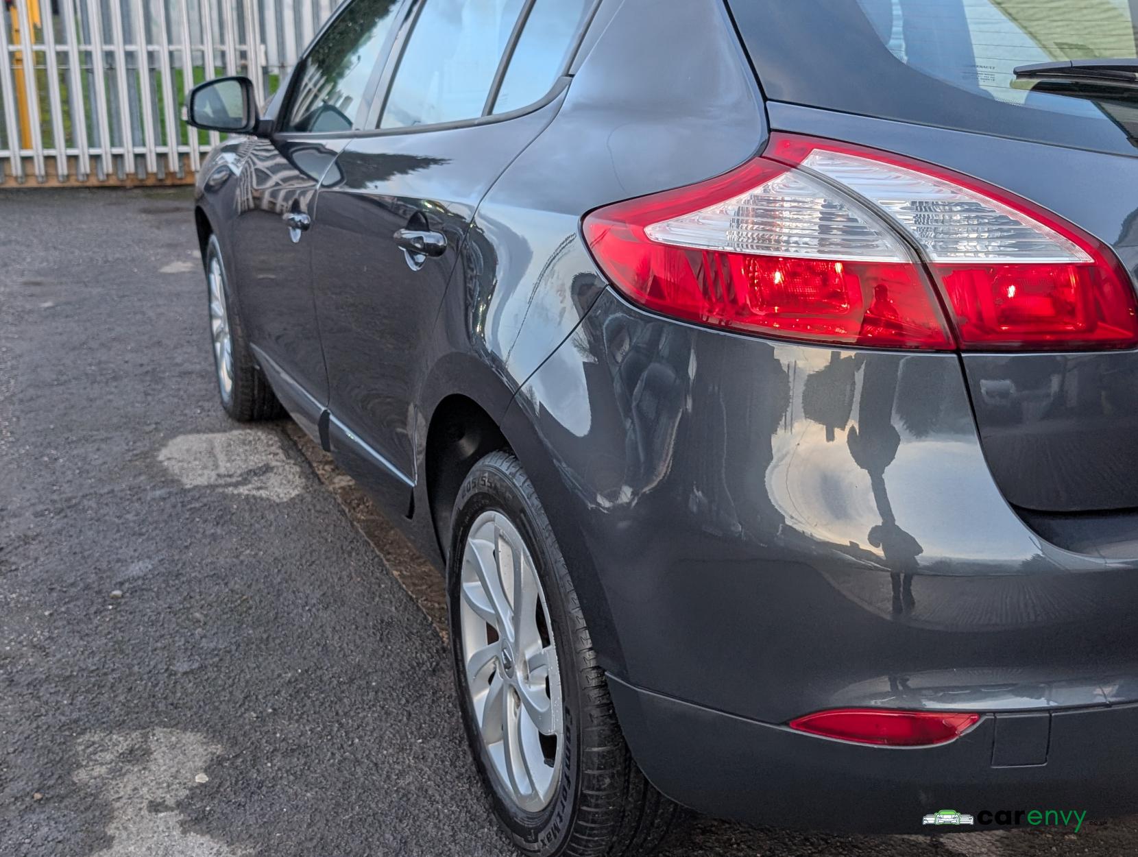 Renault Megane 1.5 dCi ENERGY Dynamique TomTom Hatchback 5dr Diesel Manual Euro 5 (s/s) (110 ps)