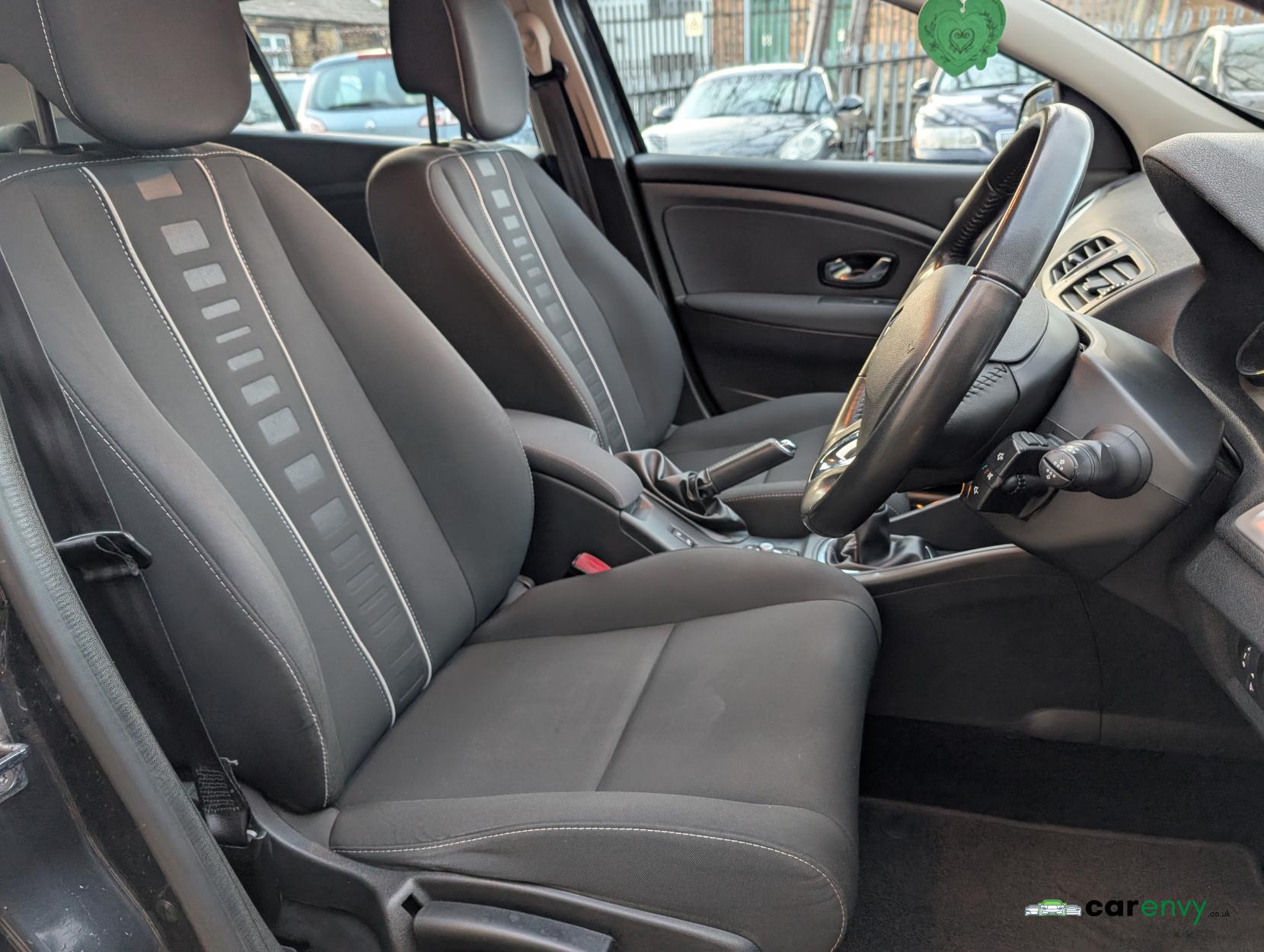 Renault Megane 1.5 dCi ENERGY Dynamique TomTom Hatchback 5dr Diesel Manual Euro 5 (s/s) (110 ps)