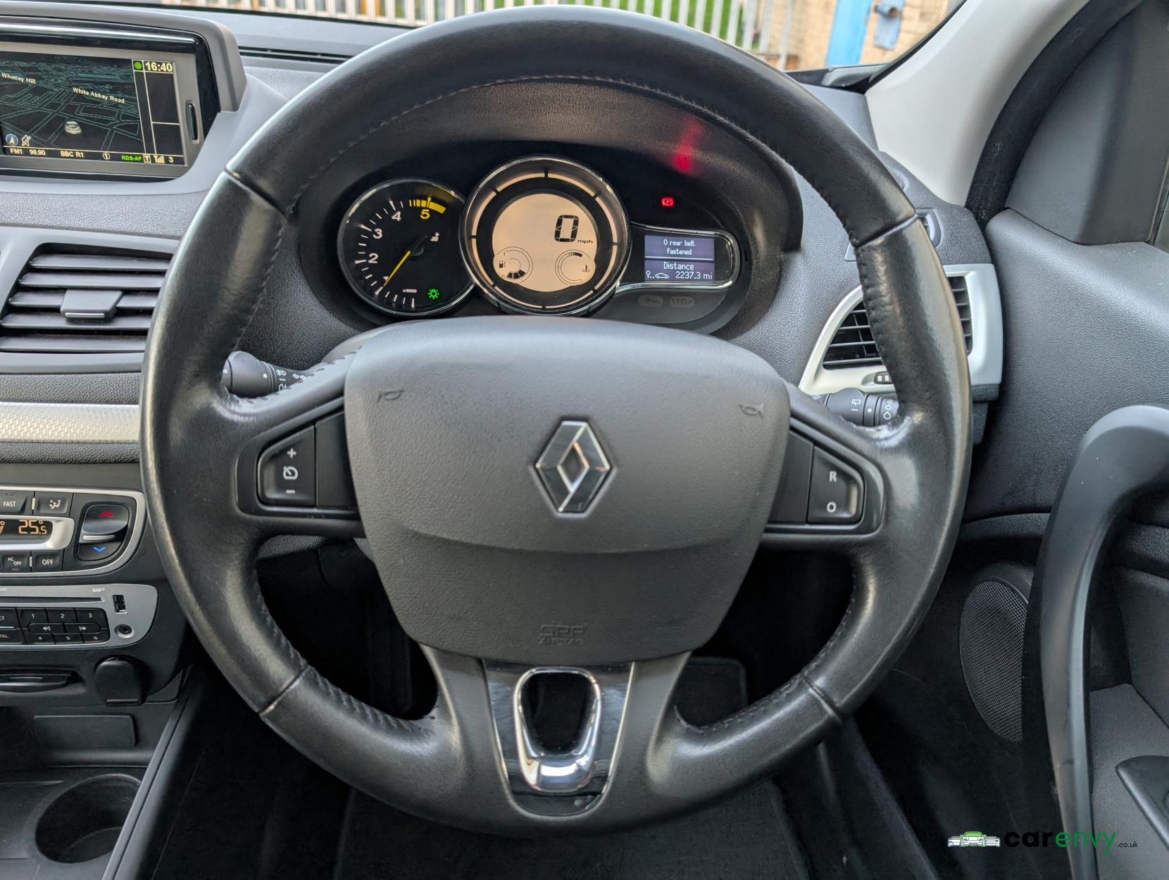 Renault Megane 1.5 dCi ENERGY Dynamique TomTom Hatchback 5dr Diesel Manual Euro 5 (s/s) (110 ps)