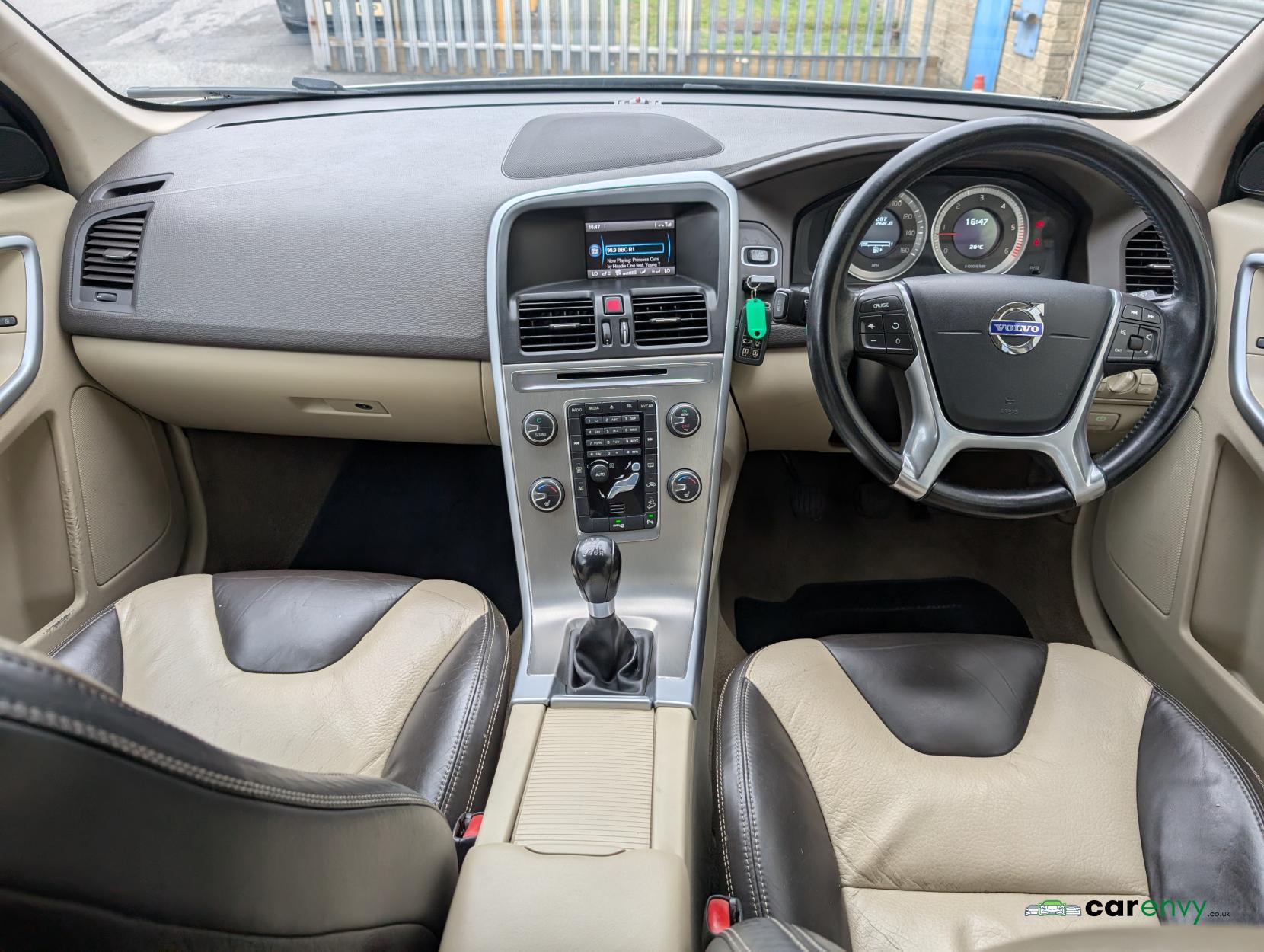 Volvo XC60 2.4 D5 SE Lux SUV 5dr Diesel Manual AWD Euro 5 (s/s) (215 ps)
