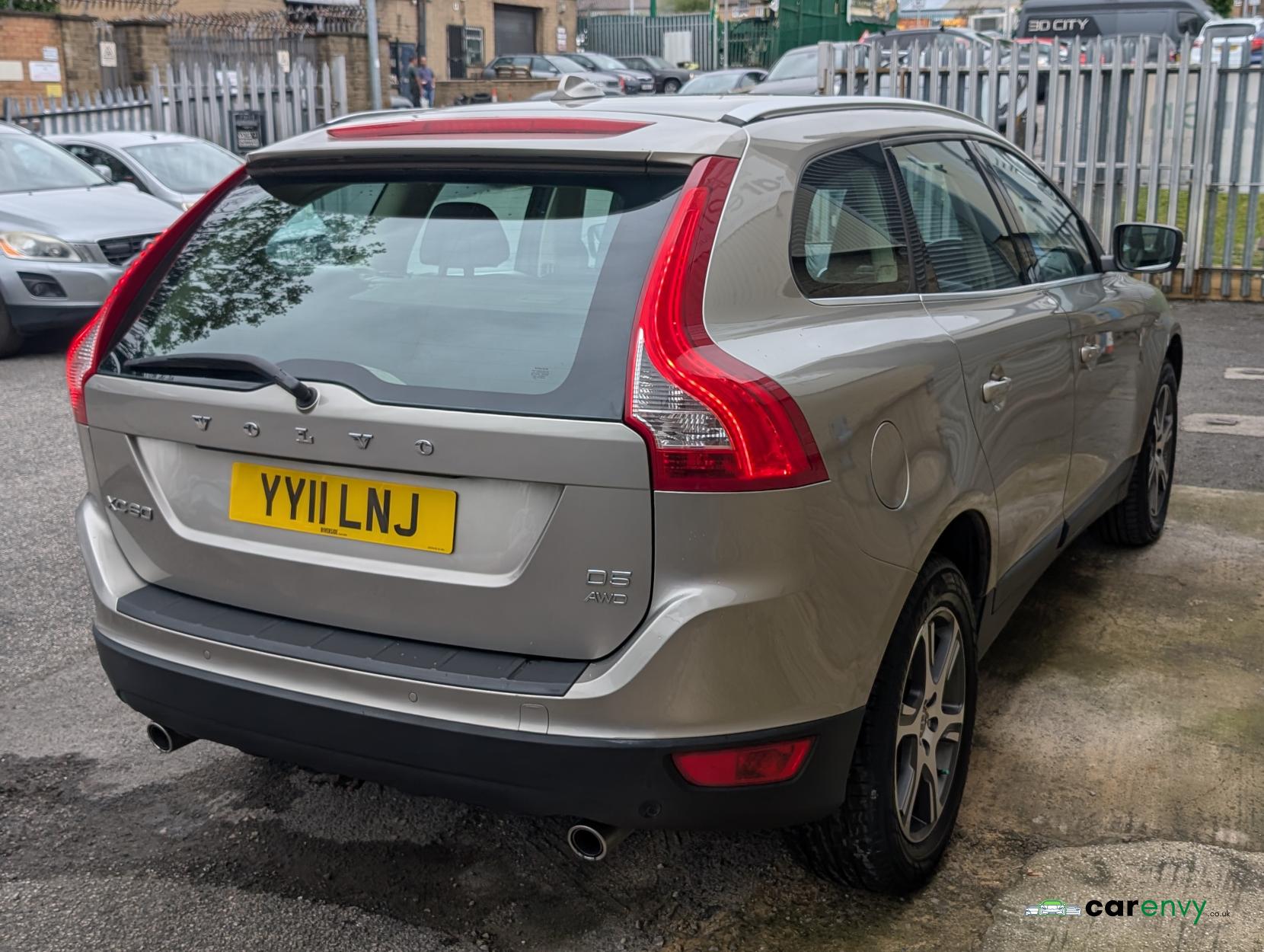 Volvo XC60 2.4 D5 SE Lux SUV 5dr Diesel Manual AWD Euro 5 (s/s) (215 ps)