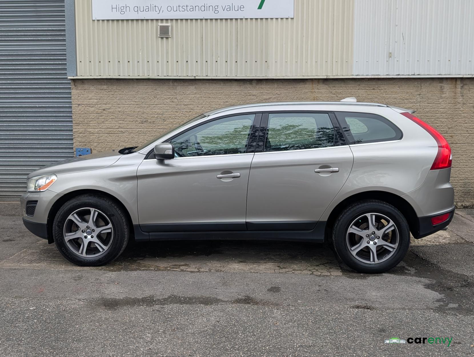 Volvo XC60 2.4 D5 SE Lux SUV 5dr Diesel Manual AWD Euro 5 (s/s) (215 ps)