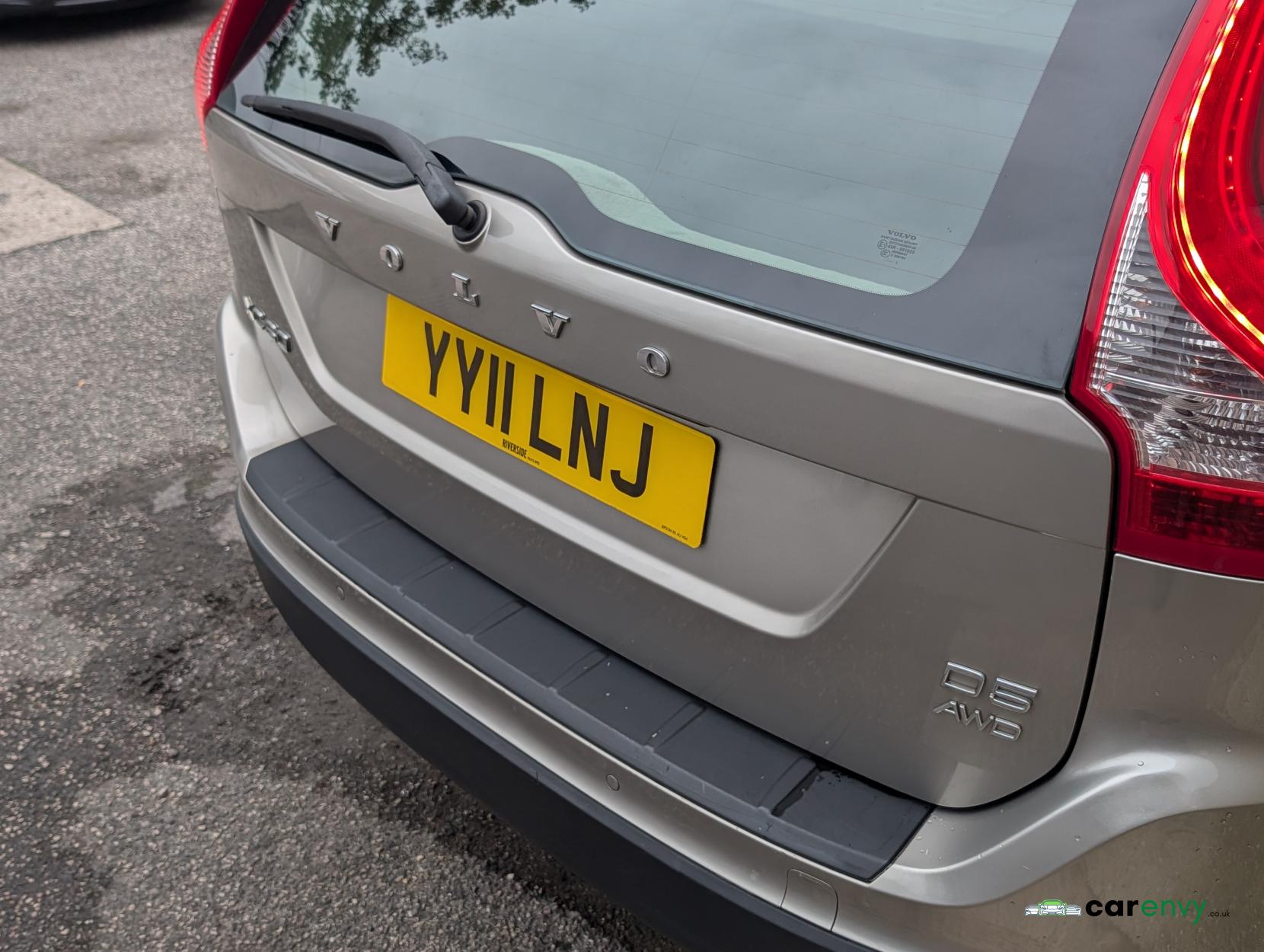 Volvo XC60 2.4 D5 SE Lux SUV 5dr Diesel Manual AWD Euro 5 (s/s) (215 ps)