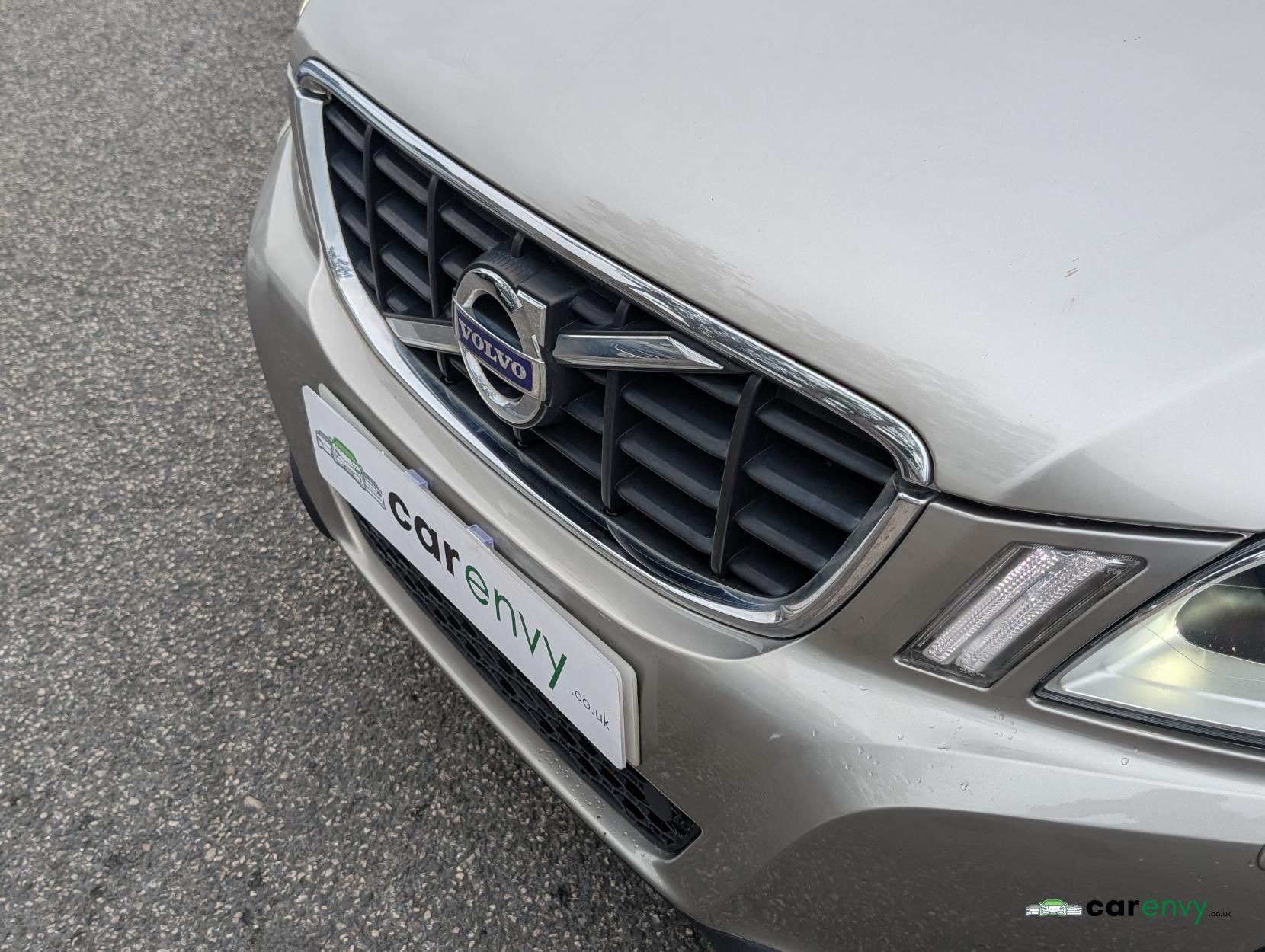 Volvo XC60 2.4 D5 SE Lux SUV 5dr Diesel Manual AWD Euro 5 (s/s) (215 ps)