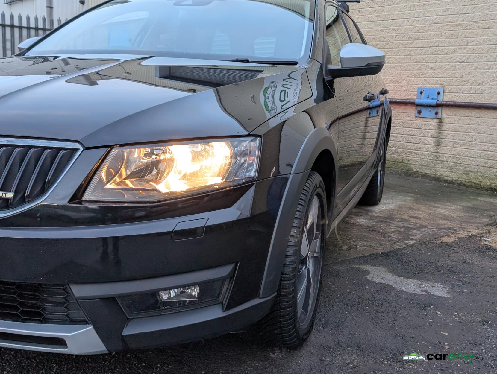 Skoda Octavia 2.0 TDI Scout Estate 5dr Diesel DSG 4WD Euro 6 (s/s) (184 ps)