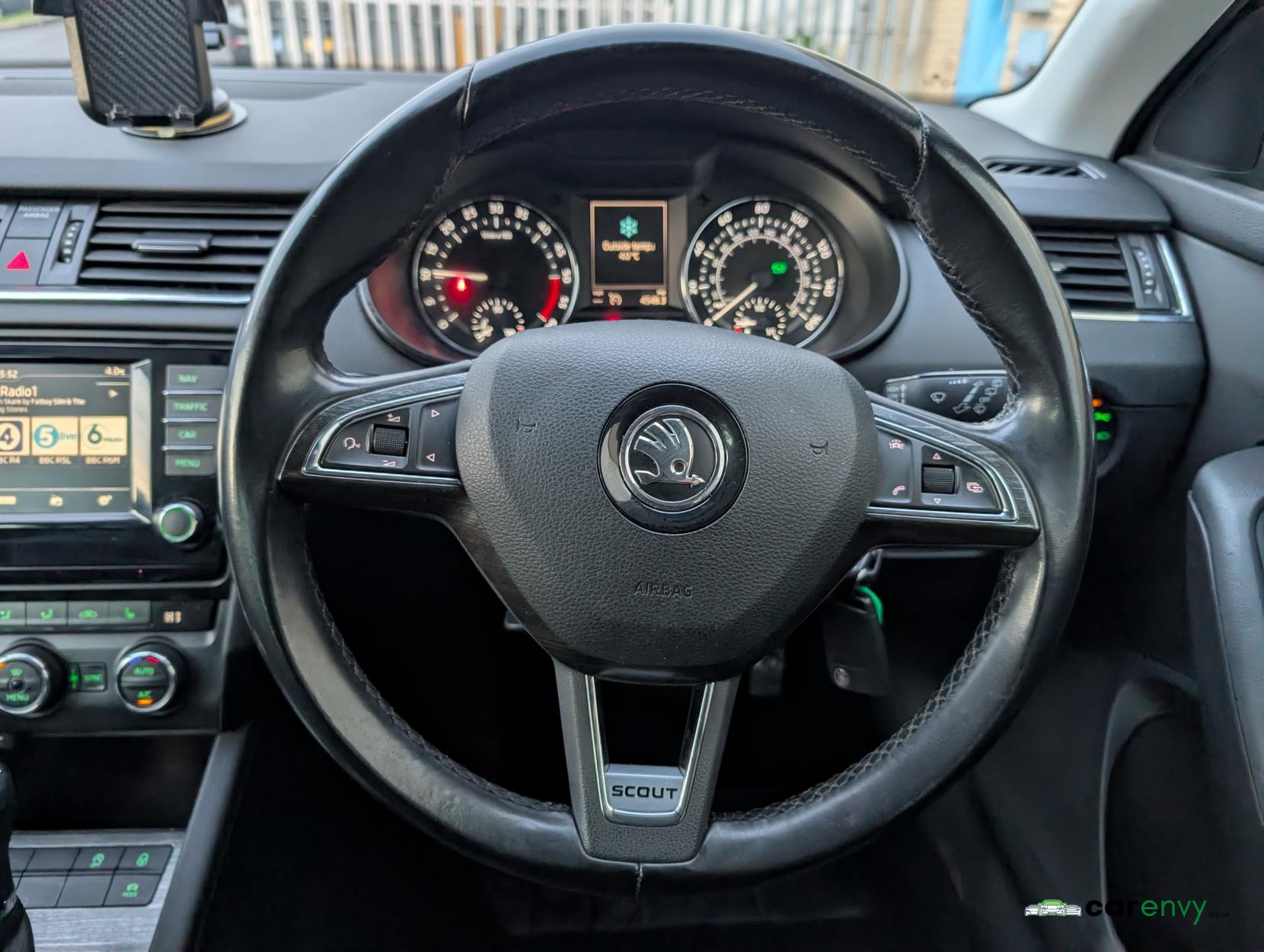 Skoda Octavia 2.0 TDI Scout Estate 5dr Diesel DSG 4WD Euro 6 (s/s) (184 ps)