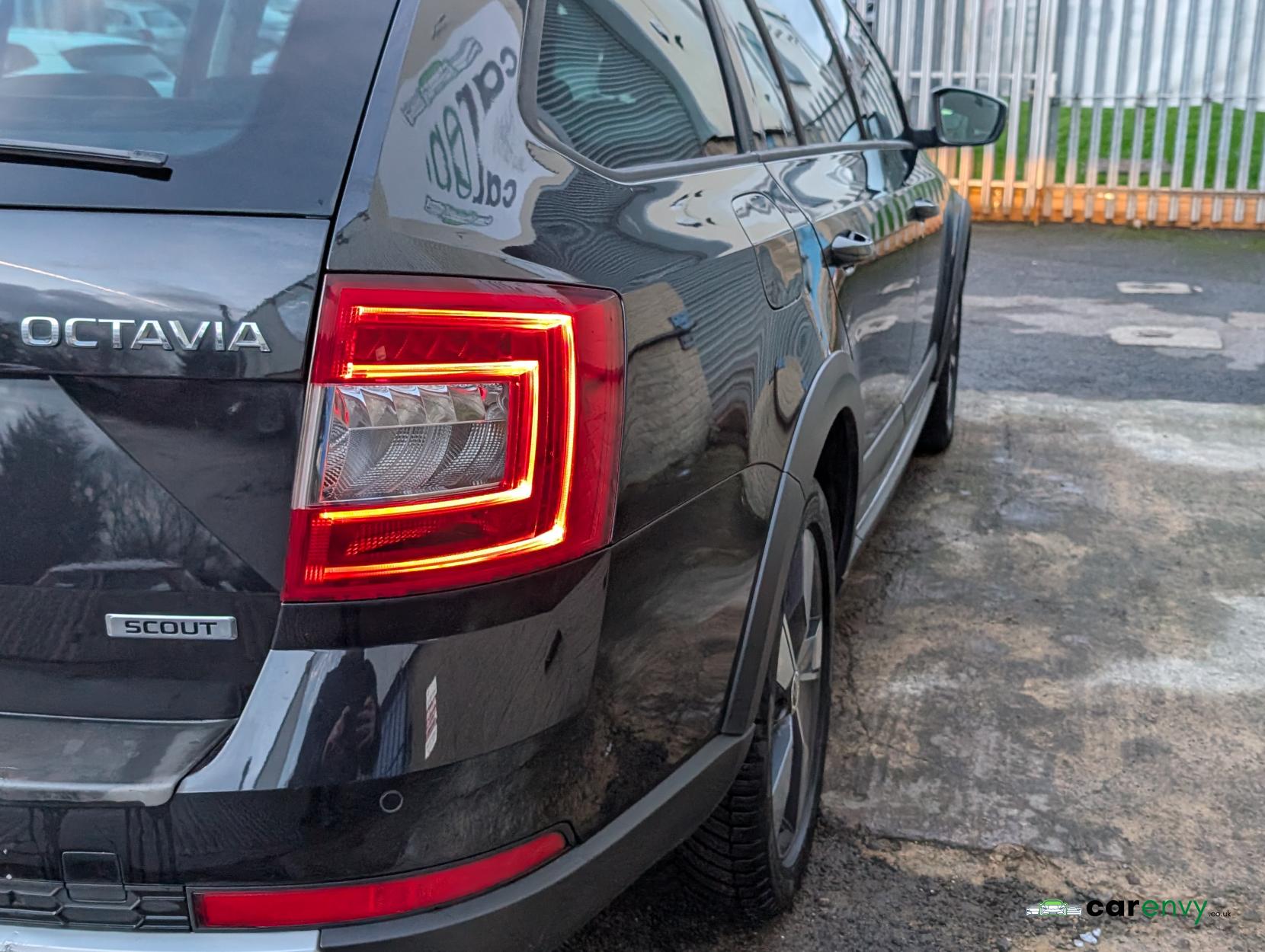 Skoda Octavia 2.0 TDI Scout Estate 5dr Diesel DSG 4WD Euro 6 (s/s) (184 ps)