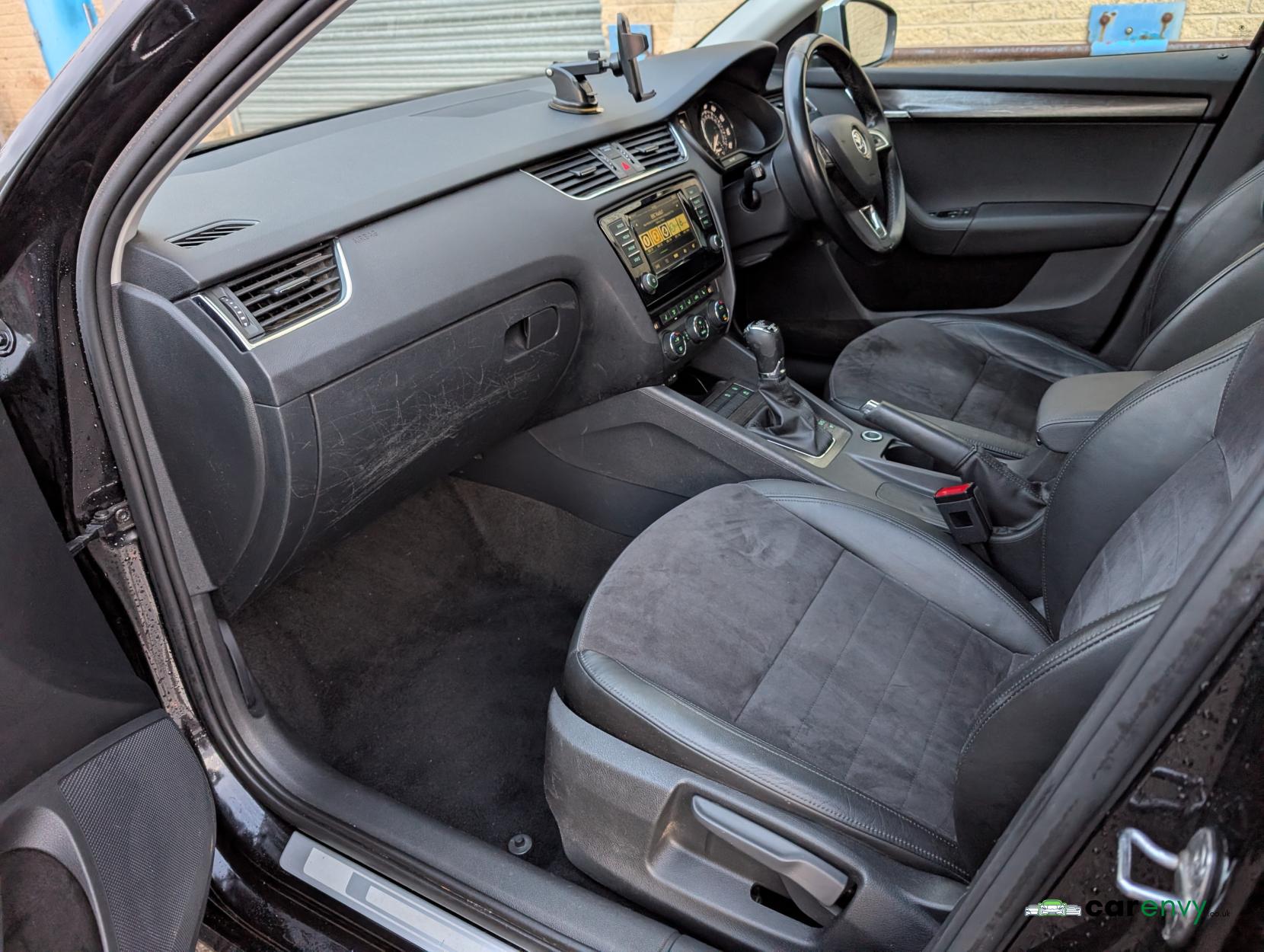 Skoda Octavia 2.0 TDI Scout Estate 5dr Diesel DSG 4WD Euro 6 (s/s) (184 ps)