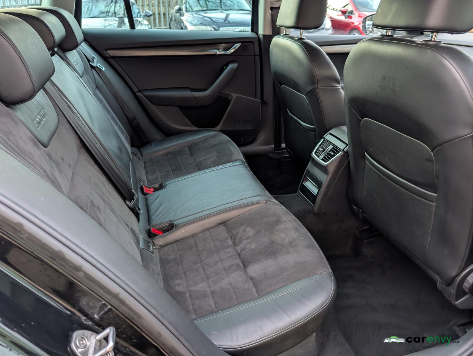 Skoda Octavia 2.0 TDI Scout Estate 5dr Diesel DSG 4WD Euro 6 (s/s) (184 ps)