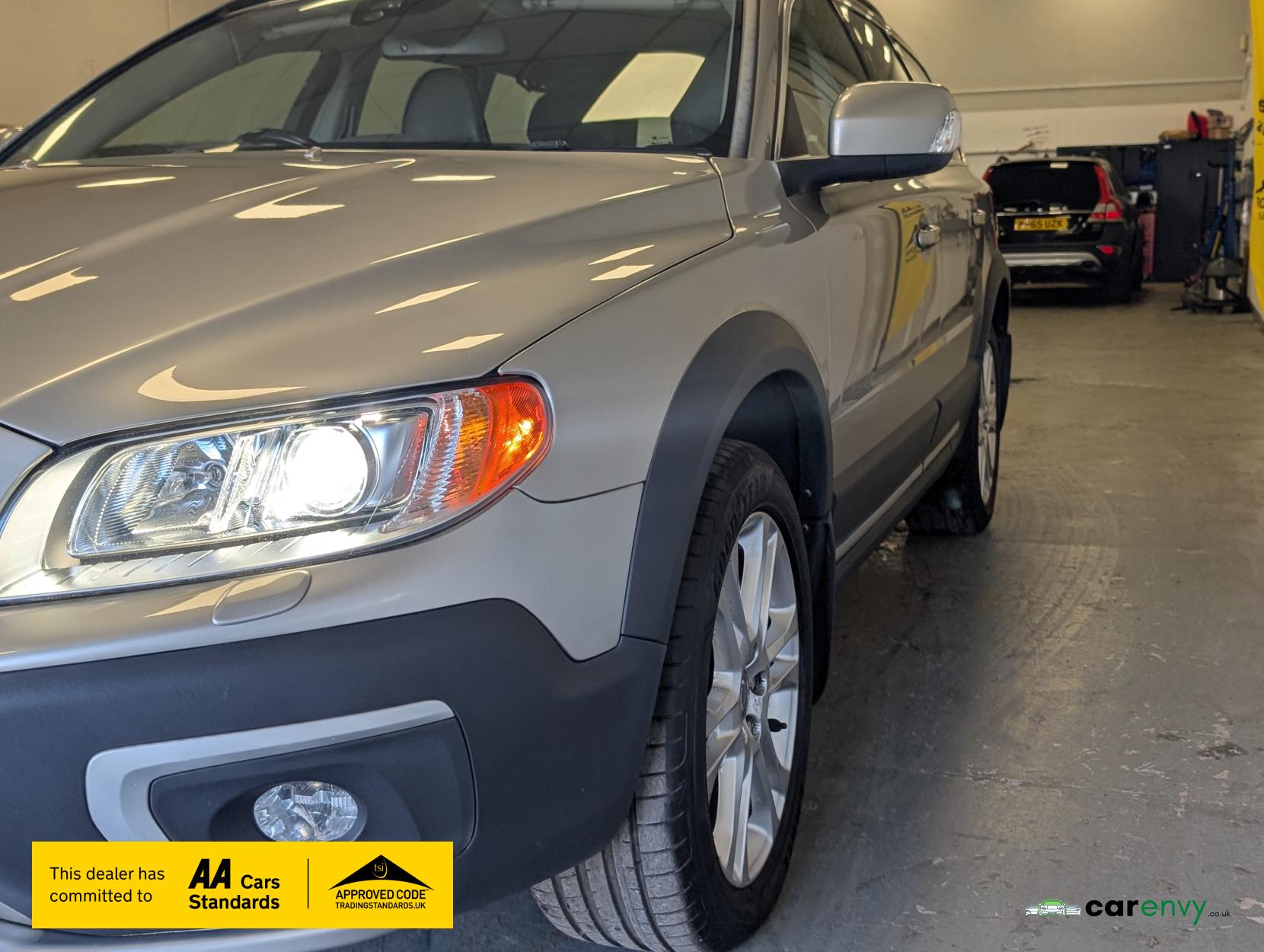 Volvo XC70 2.4 D4 SE Lux Estate 5dr Diesel Geartronic AWD Euro 5 (181 ps)