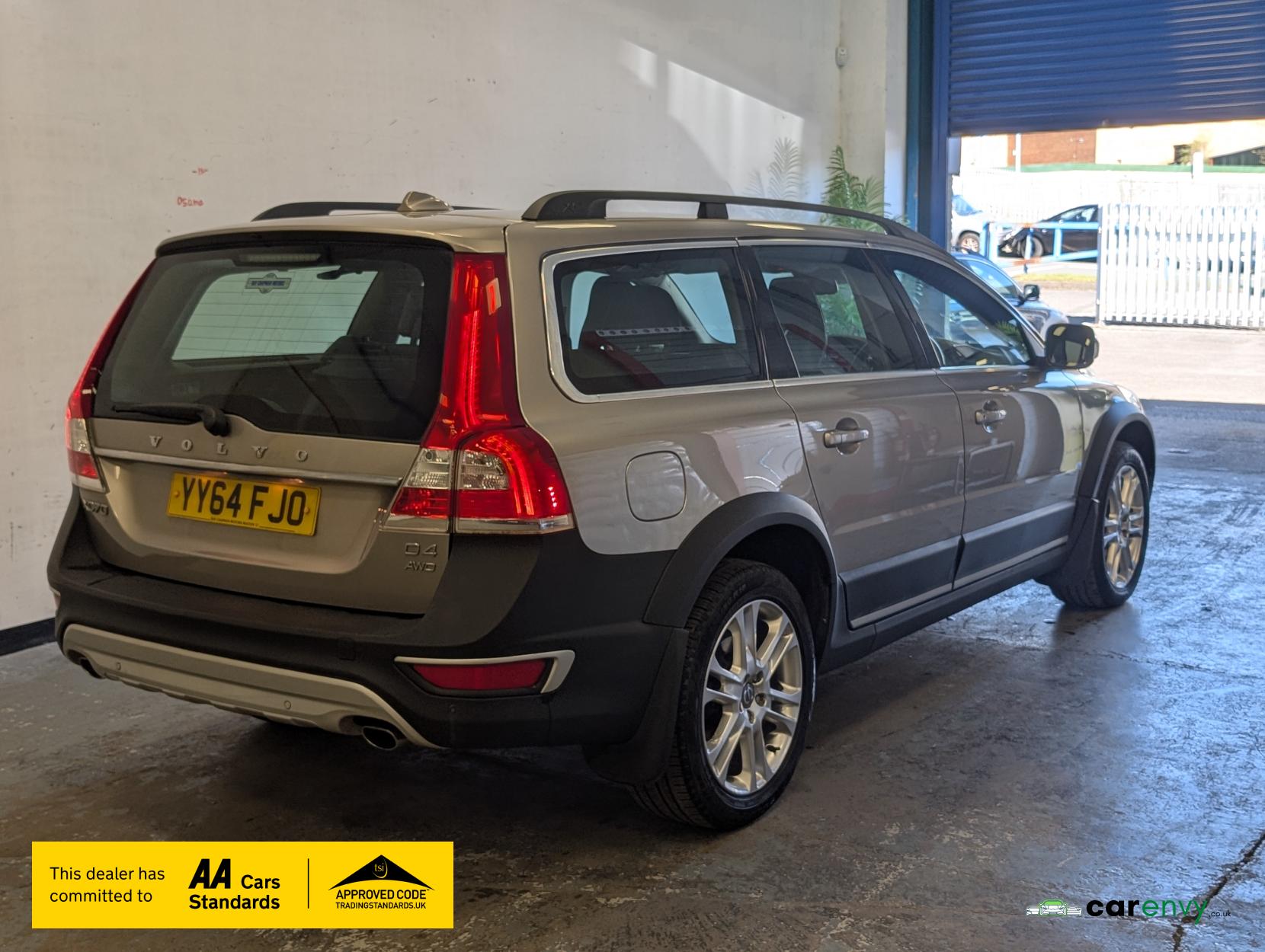 Volvo XC70 2.4 D4 SE Lux Estate 5dr Diesel Geartronic AWD Euro 5 (181 ps)