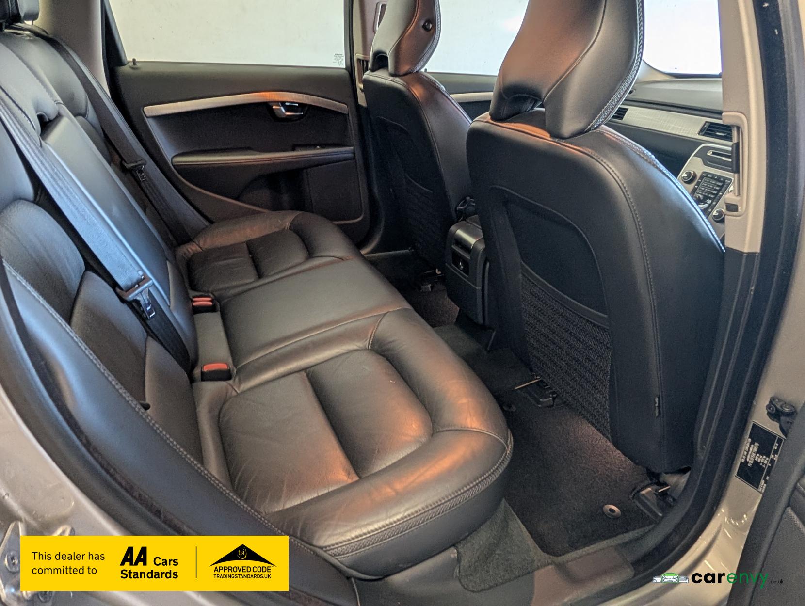 Volvo XC70 2.4 D4 SE Lux Estate 5dr Diesel Geartronic AWD Euro 5 (181 ps)