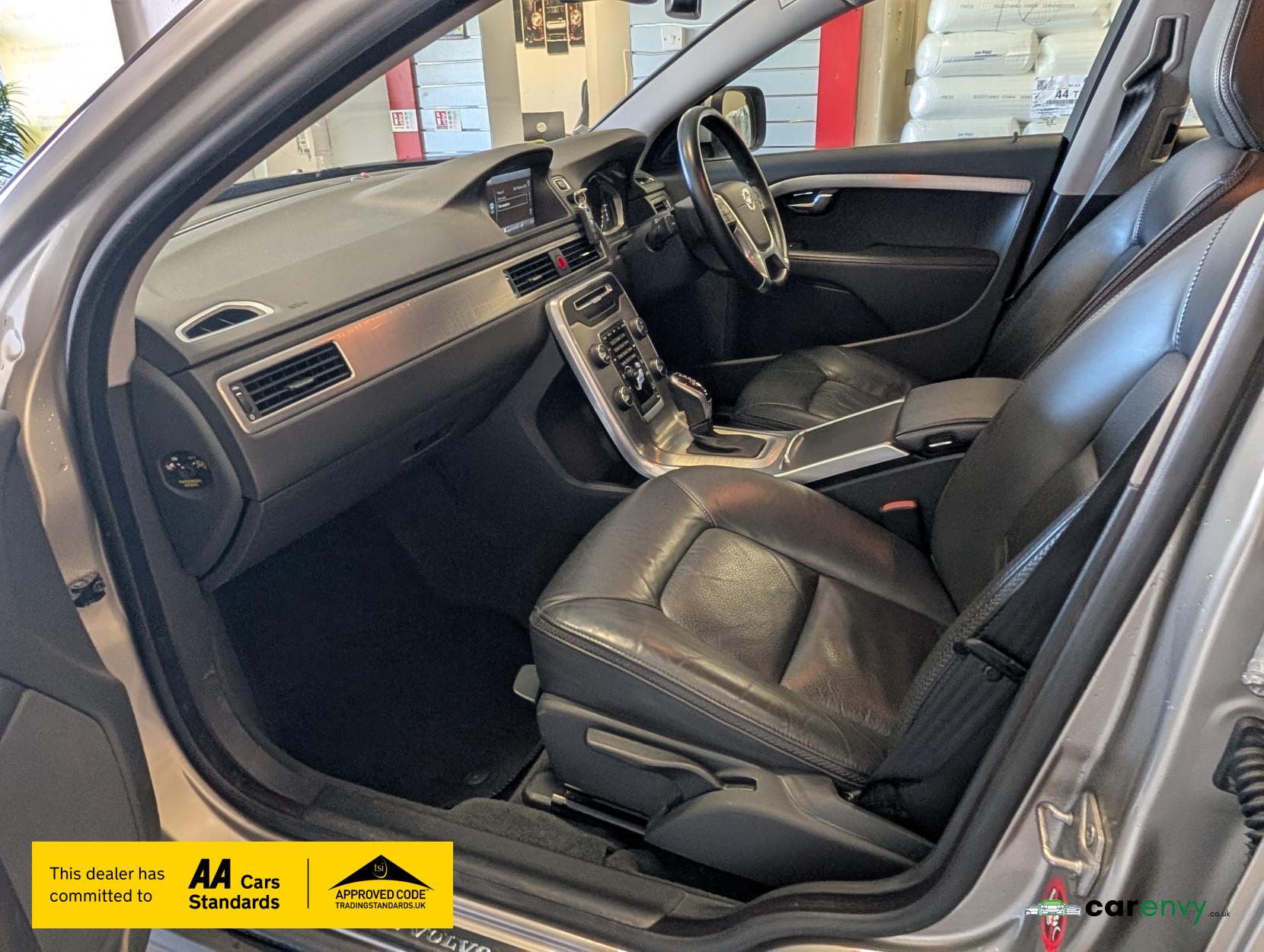 Volvo XC70 2.4 D4 SE Lux Estate 5dr Diesel Geartronic AWD Euro 5 (181 ps)