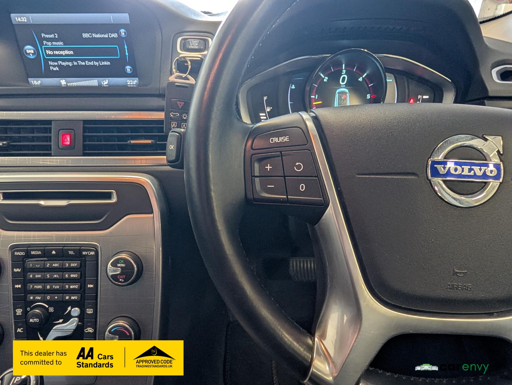 Volvo XC70 2.4 D4 SE Lux Estate 5dr Diesel Geartronic AWD Euro 5 (181 ps)