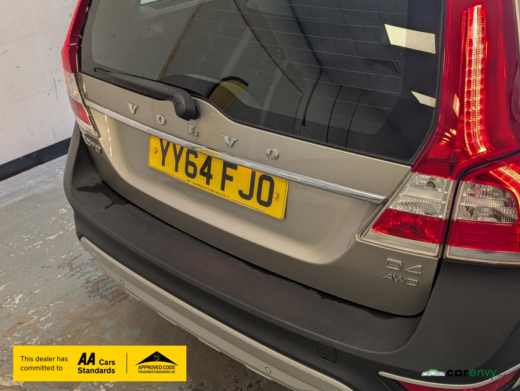 Volvo XC70 2.4 D4 SE Lux Estate 5dr Diesel Geartronic AWD Euro 5 (181 ps)