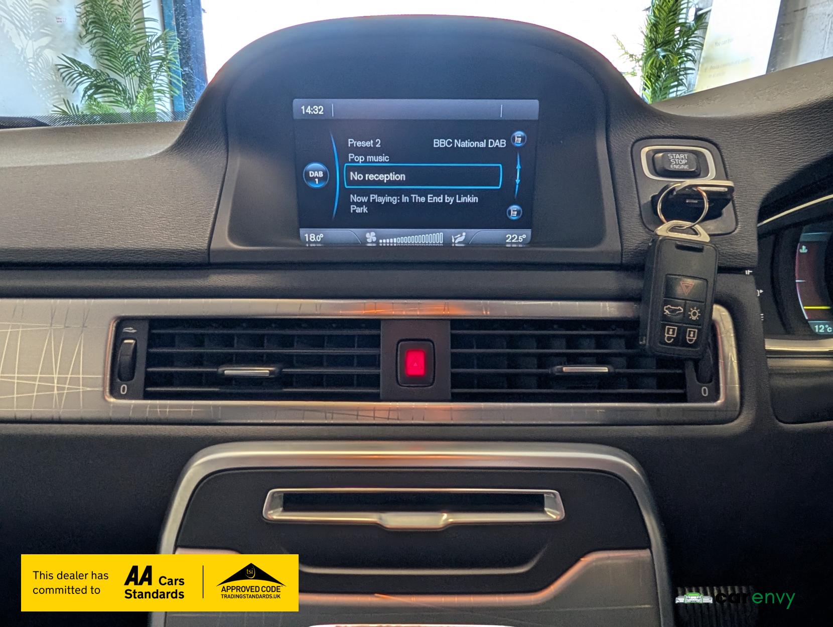 Volvo XC70 2.4 D4 SE Lux Estate 5dr Diesel Geartronic AWD Euro 5 (181 ps)