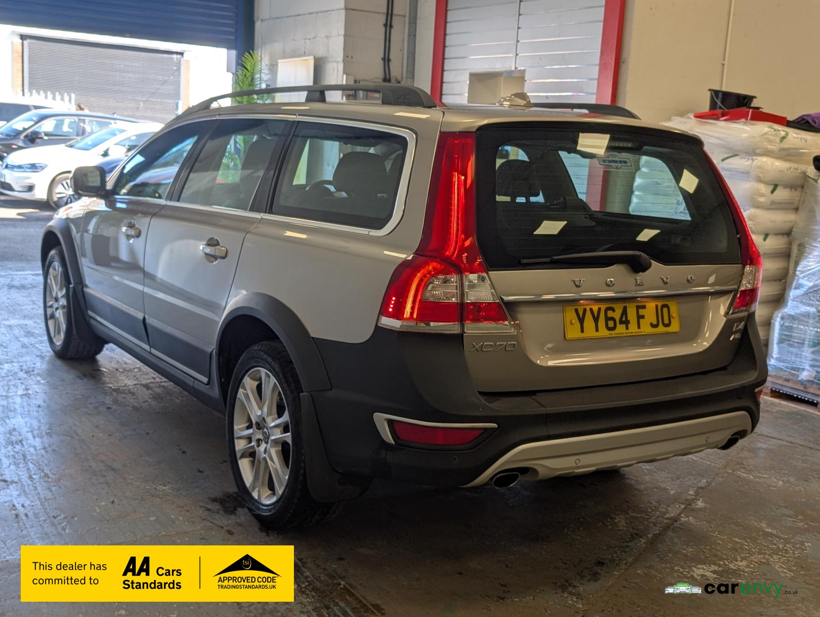 Volvo XC70 2.4 D4 SE Lux Estate 5dr Diesel Geartronic AWD Euro 5 (181 ps)