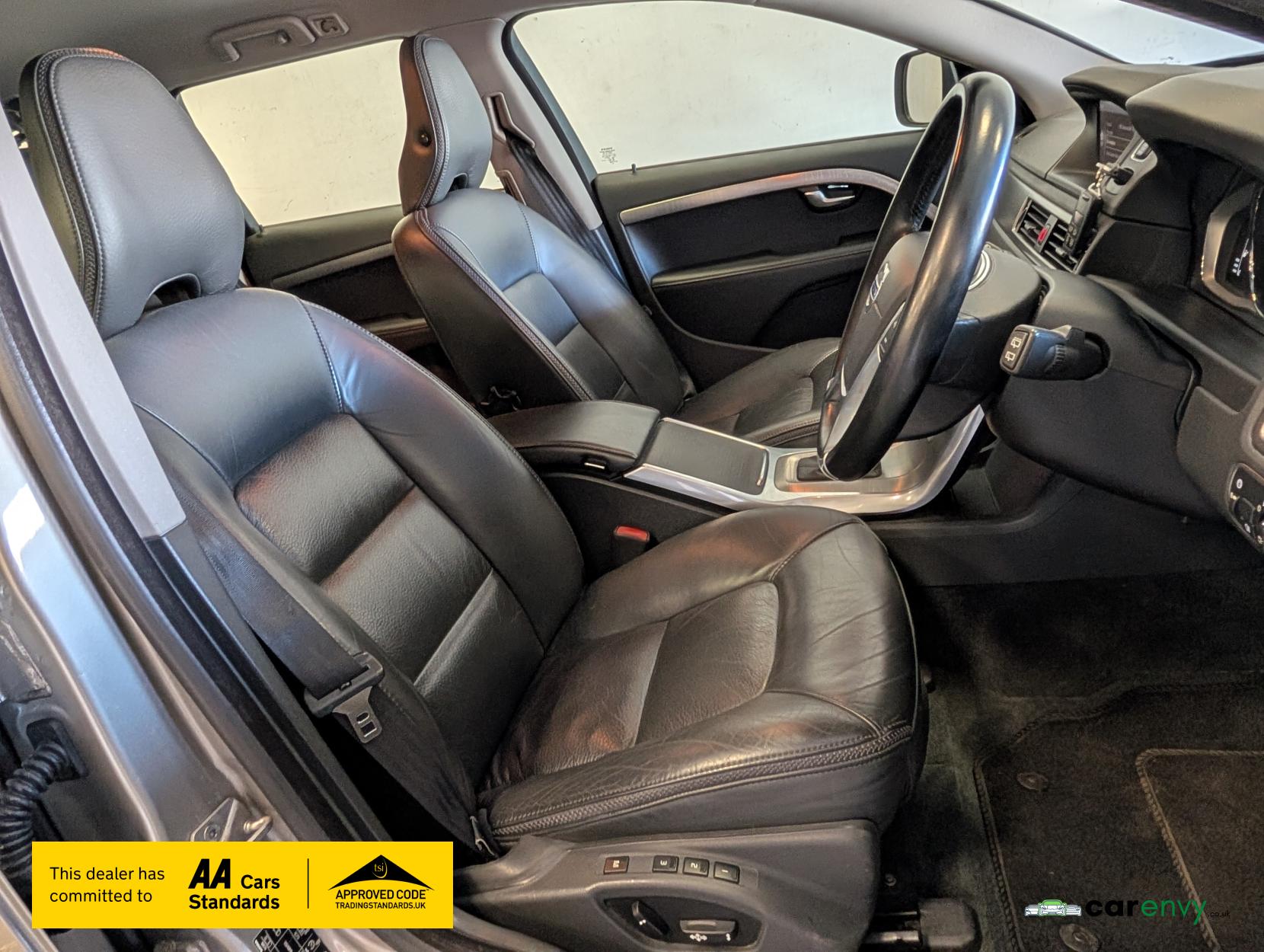 Volvo XC70 2.4 D4 SE Lux Estate 5dr Diesel Geartronic AWD Euro 5 (181 ps)