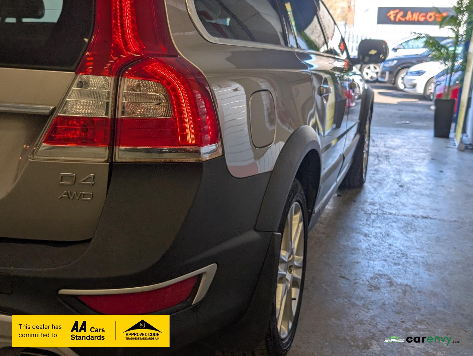 Volvo XC70 2.4 D4 SE Lux Estate 5dr Diesel Geartronic AWD Euro 5 (181 ps)