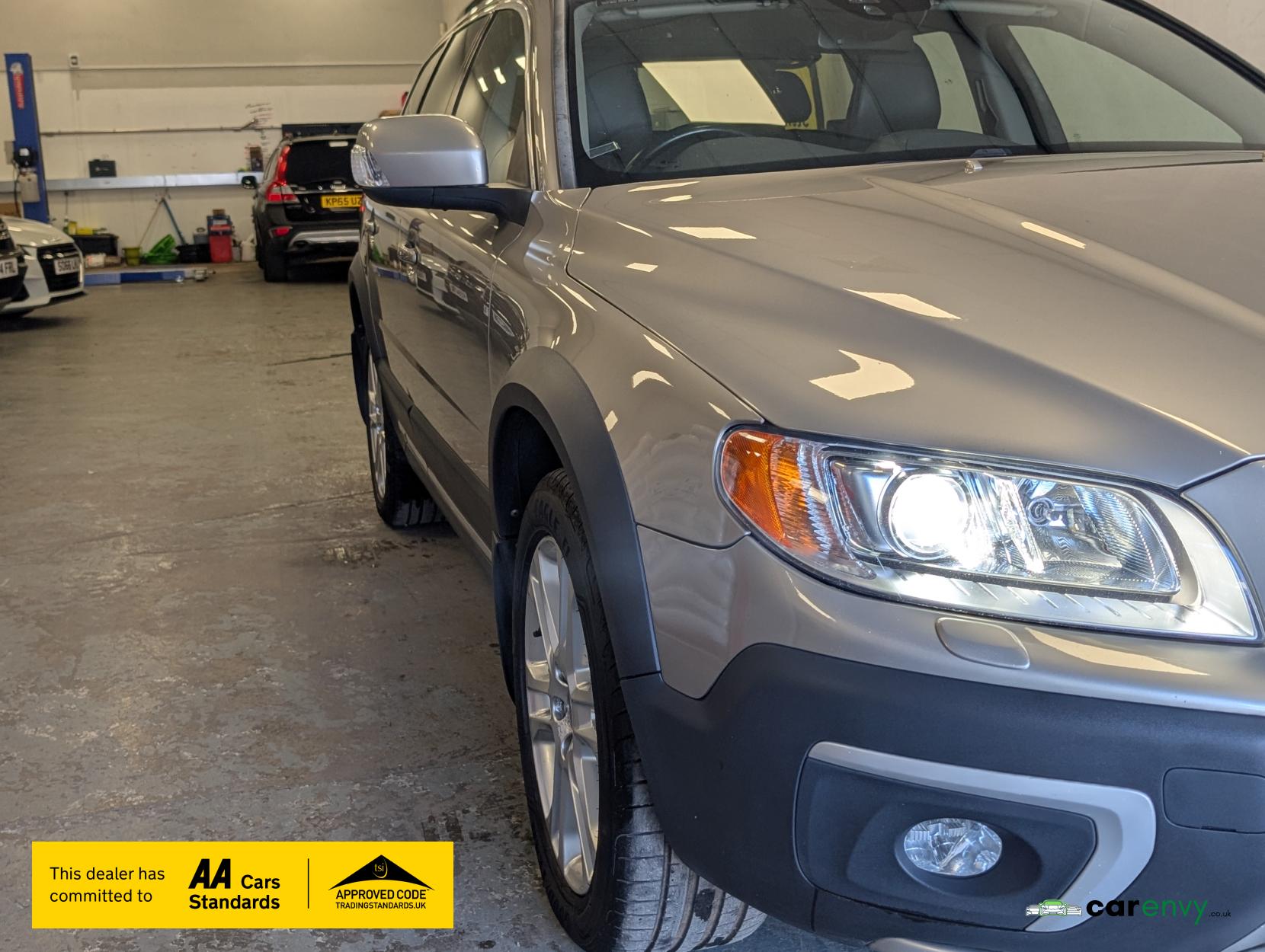 Volvo XC70 2.4 D4 SE Lux Estate 5dr Diesel Geartronic AWD Euro 5 (181 ps)