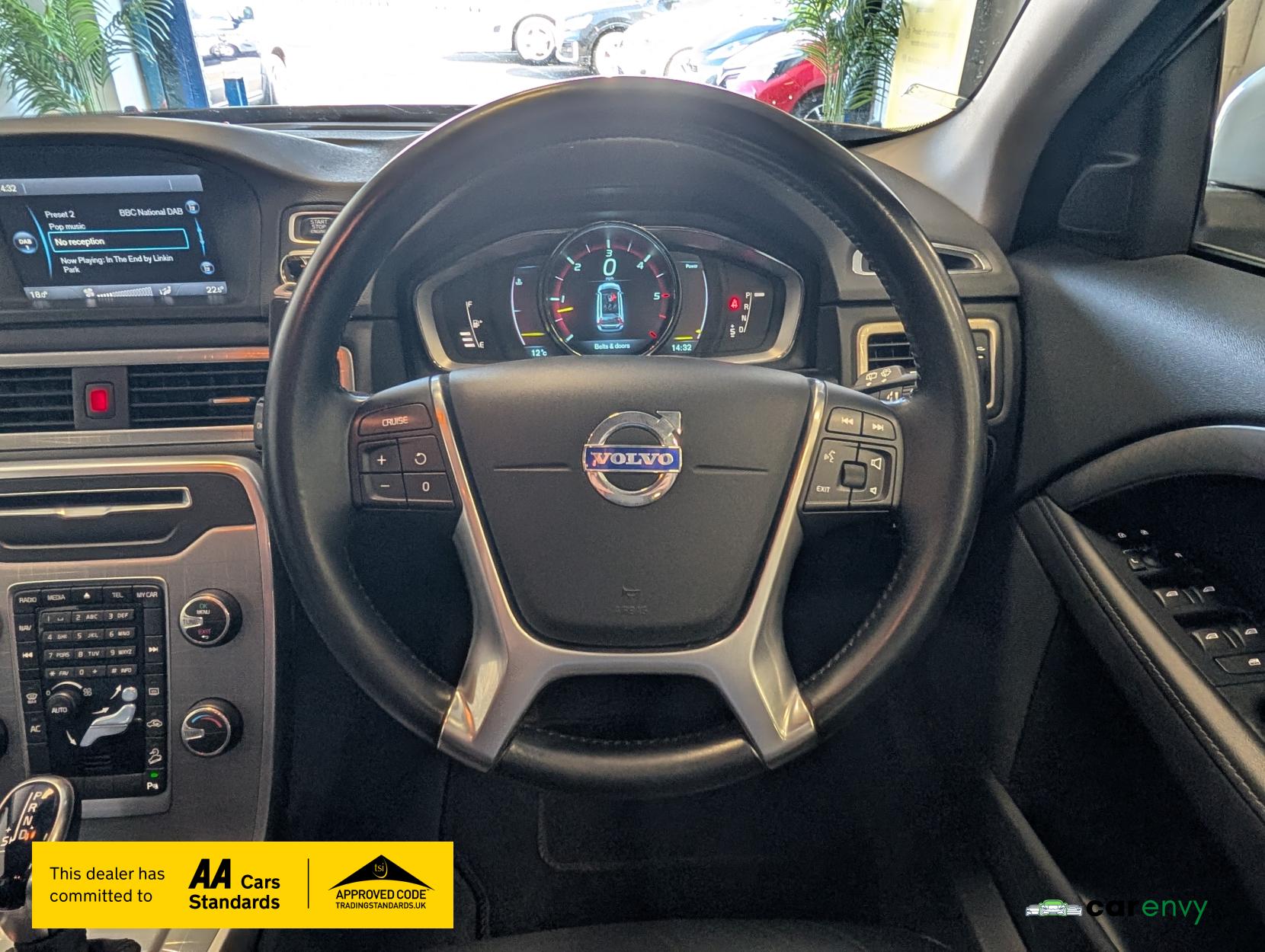 Volvo XC70 2.4 D4 SE Lux Estate 5dr Diesel Geartronic AWD Euro 5 (181 ps)