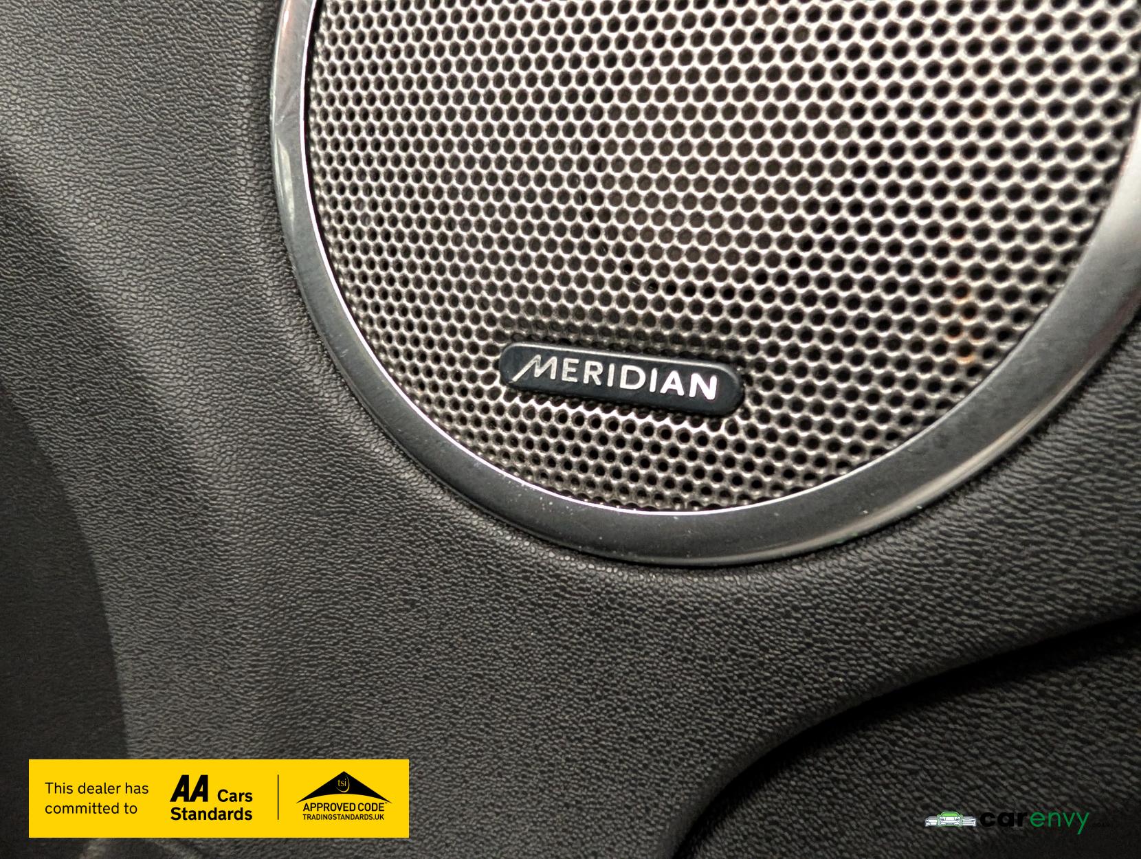 Land Rover Range Rover Evoque 2.2 SD4 Pure SUV 5dr Diesel Auto 4WD Euro 5 (190 ps)