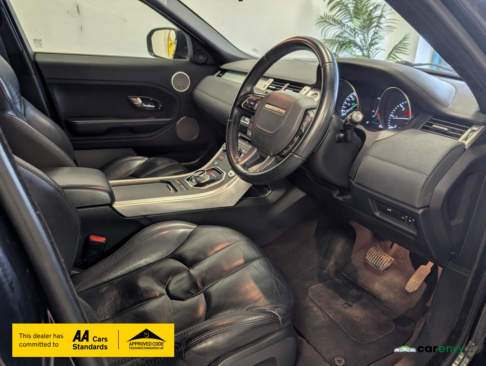 Land Rover Range Rover Evoque 2.2 SD4 Pure SUV 5dr Diesel Auto 4WD Euro 5 (190 ps)