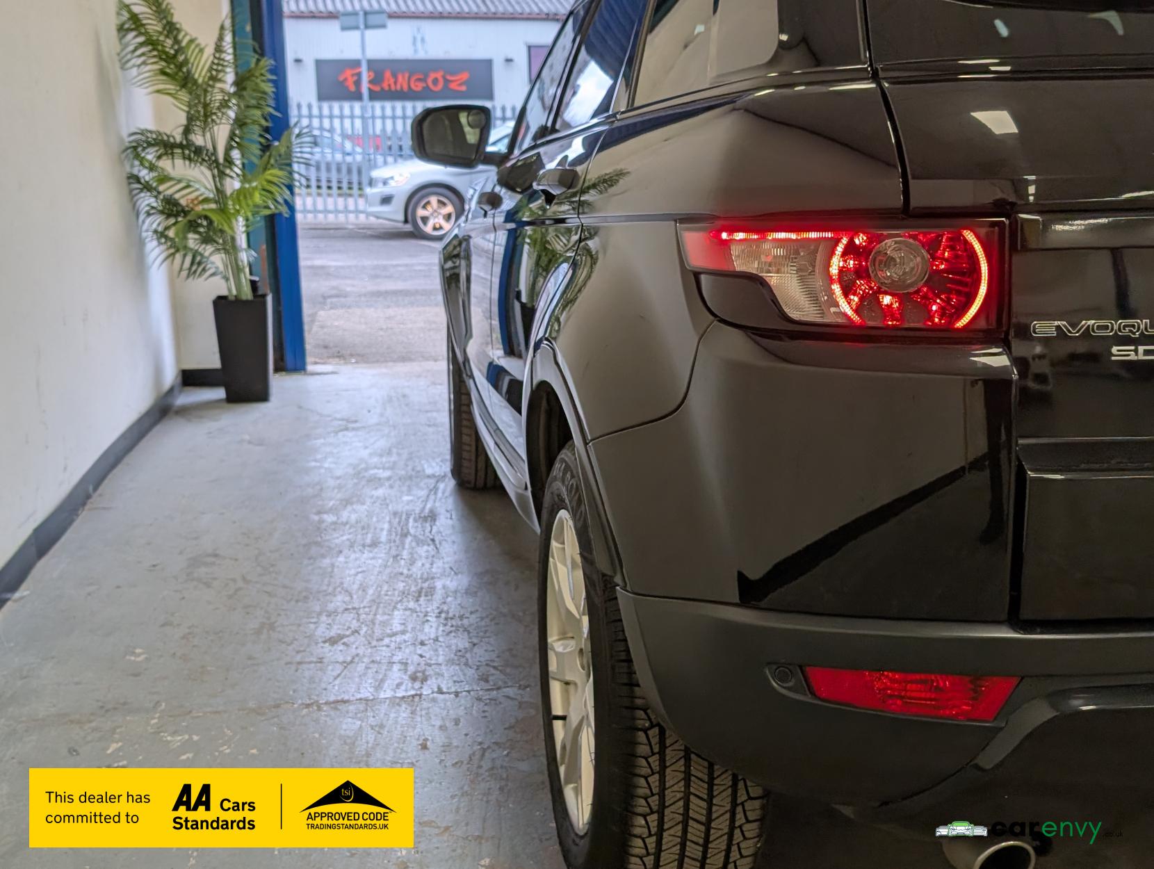 Land Rover Range Rover Evoque 2.2 SD4 Pure SUV 5dr Diesel Auto 4WD Euro 5 (190 ps)