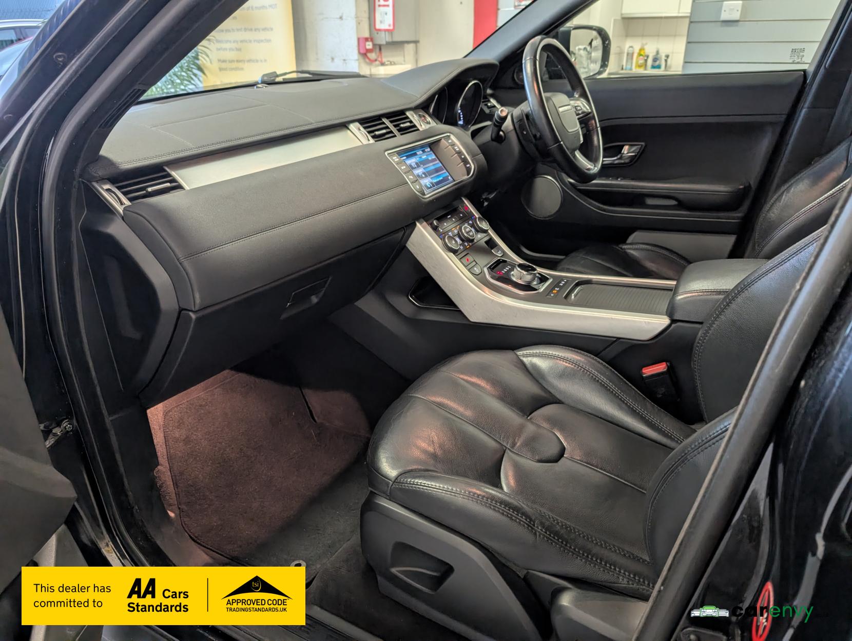 Land Rover Range Rover Evoque 2.2 SD4 Pure SUV 5dr Diesel Auto 4WD Euro 5 (190 ps)