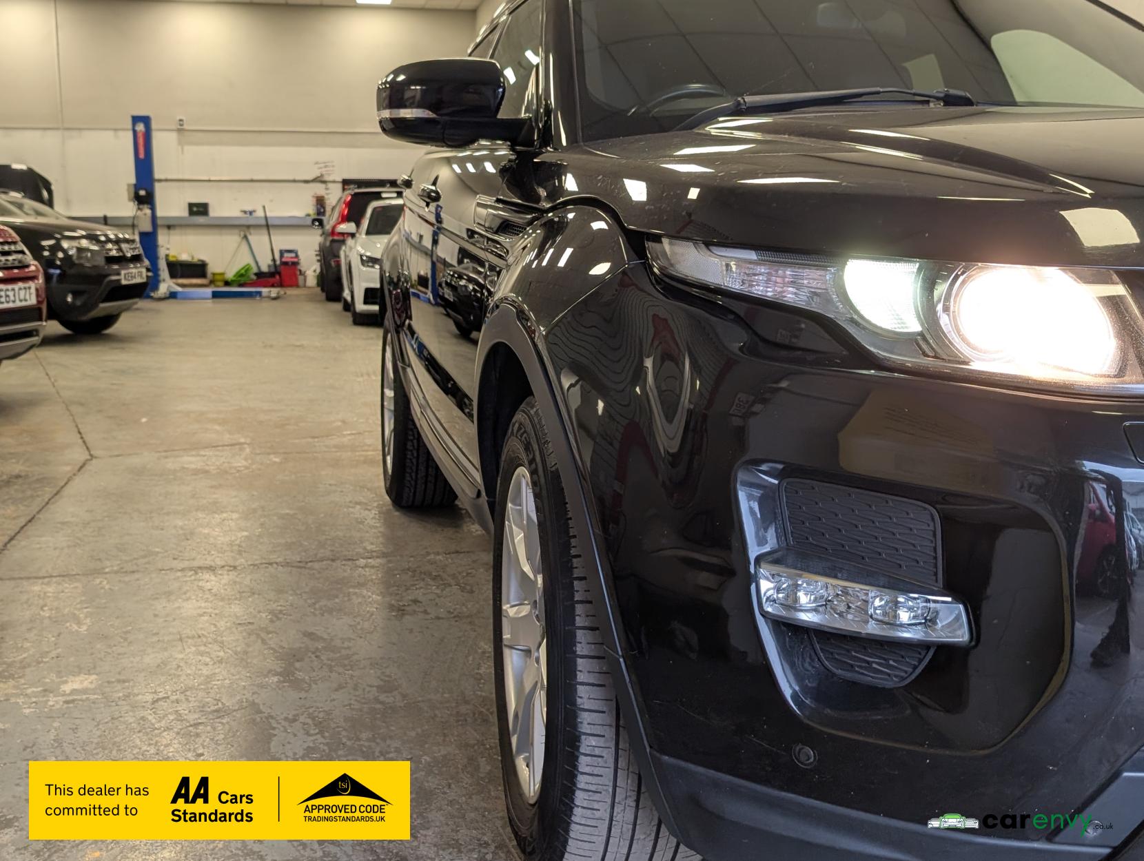 Land Rover Range Rover Evoque 2.2 SD4 Pure SUV 5dr Diesel Auto 4WD Euro 5 (190 ps)