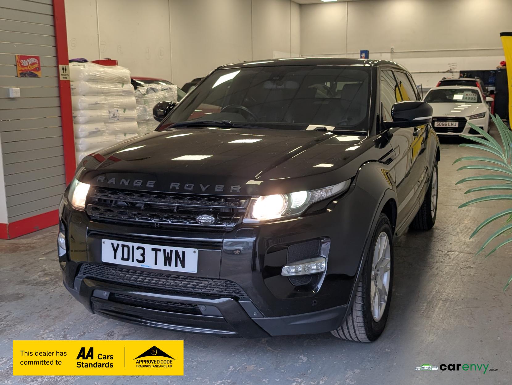 Land Rover Range Rover Evoque 2.2 SD4 Pure SUV 5dr Diesel Auto 4WD Euro 5 (190 ps)