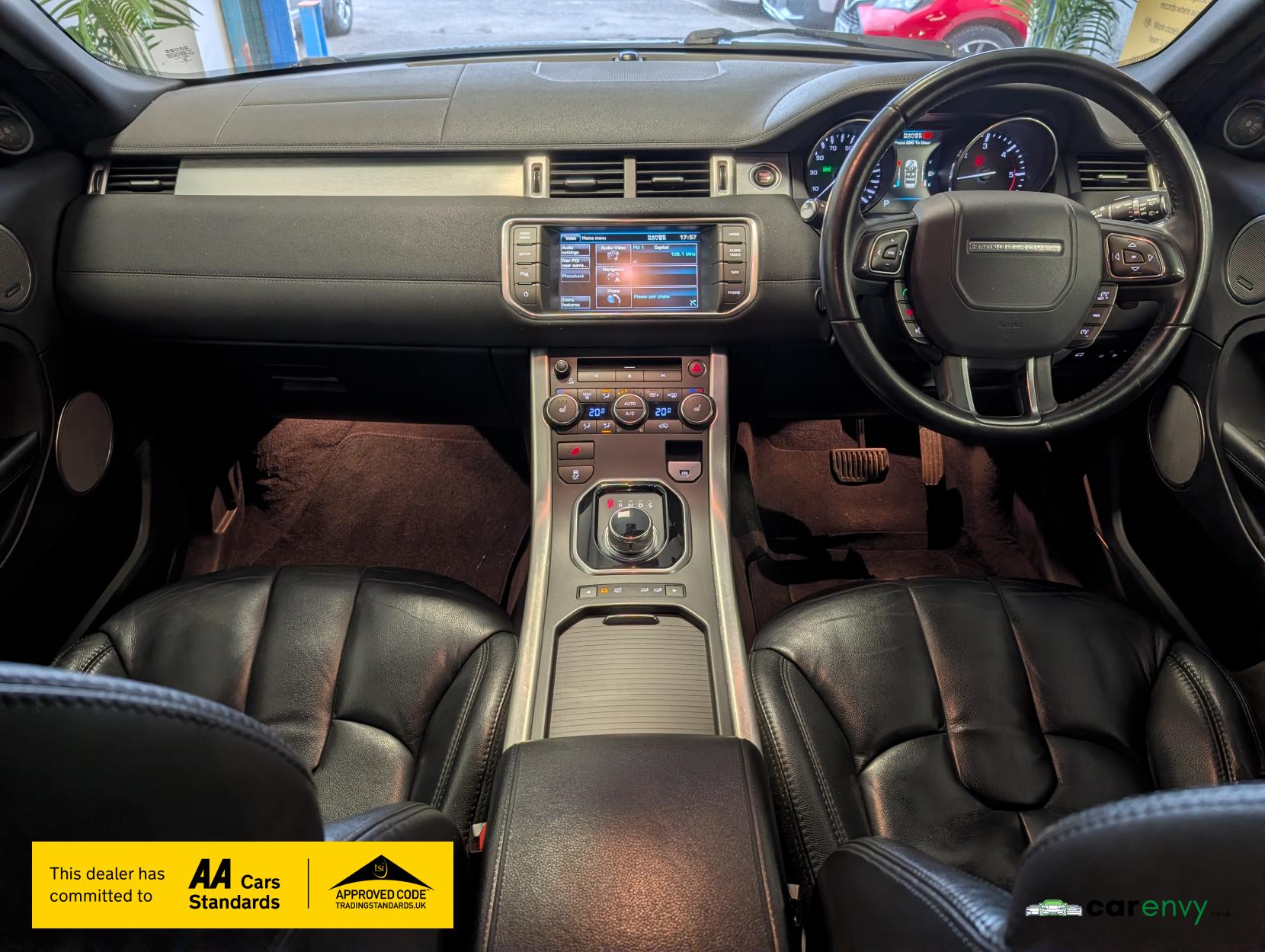 Land Rover Range Rover Evoque 2.2 SD4 Pure SUV 5dr Diesel Auto 4WD Euro 5 (190 ps)