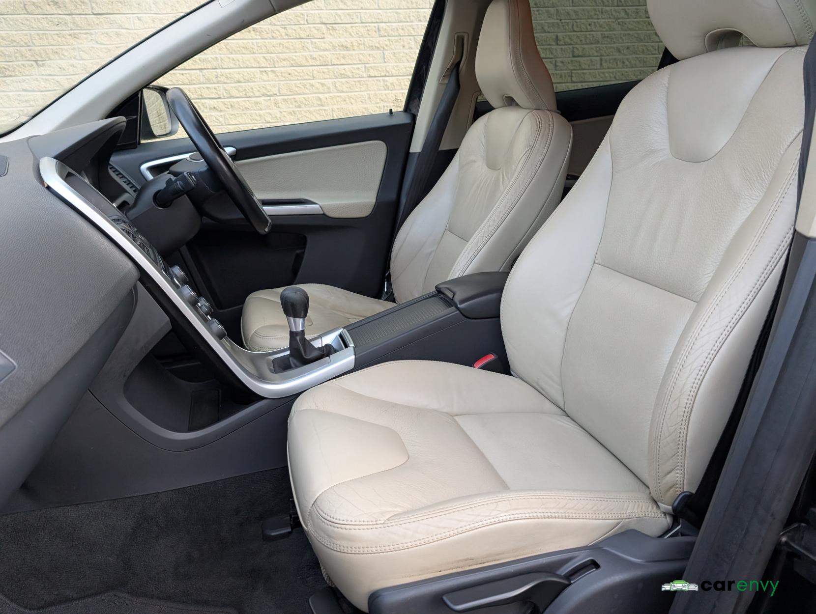 Volvo XC60 2.4 D5 SE Lux SUV 5dr Diesel Manual AWD Euro 5 (s/s) (215 ps)