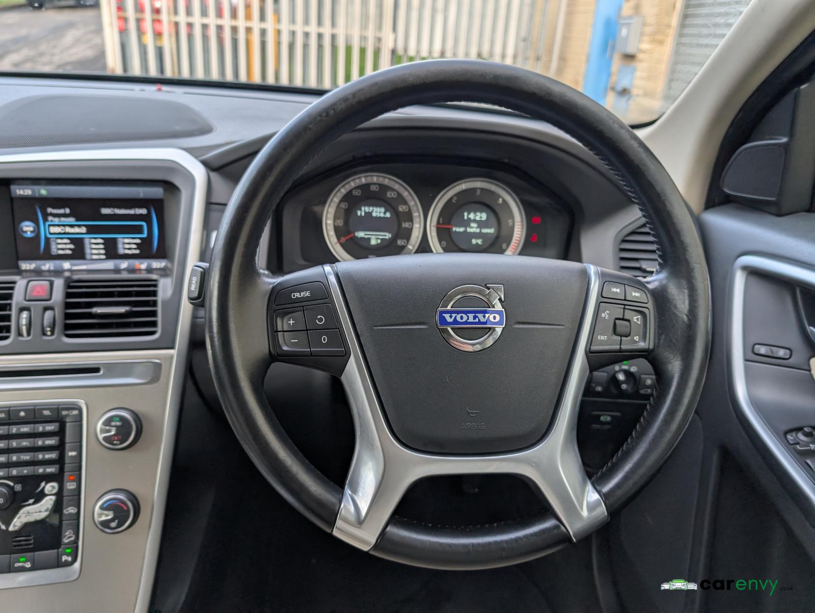 Volvo XC60 2.4 D5 SE Lux SUV 5dr Diesel Manual AWD Euro 5 (s/s) (215 ps)