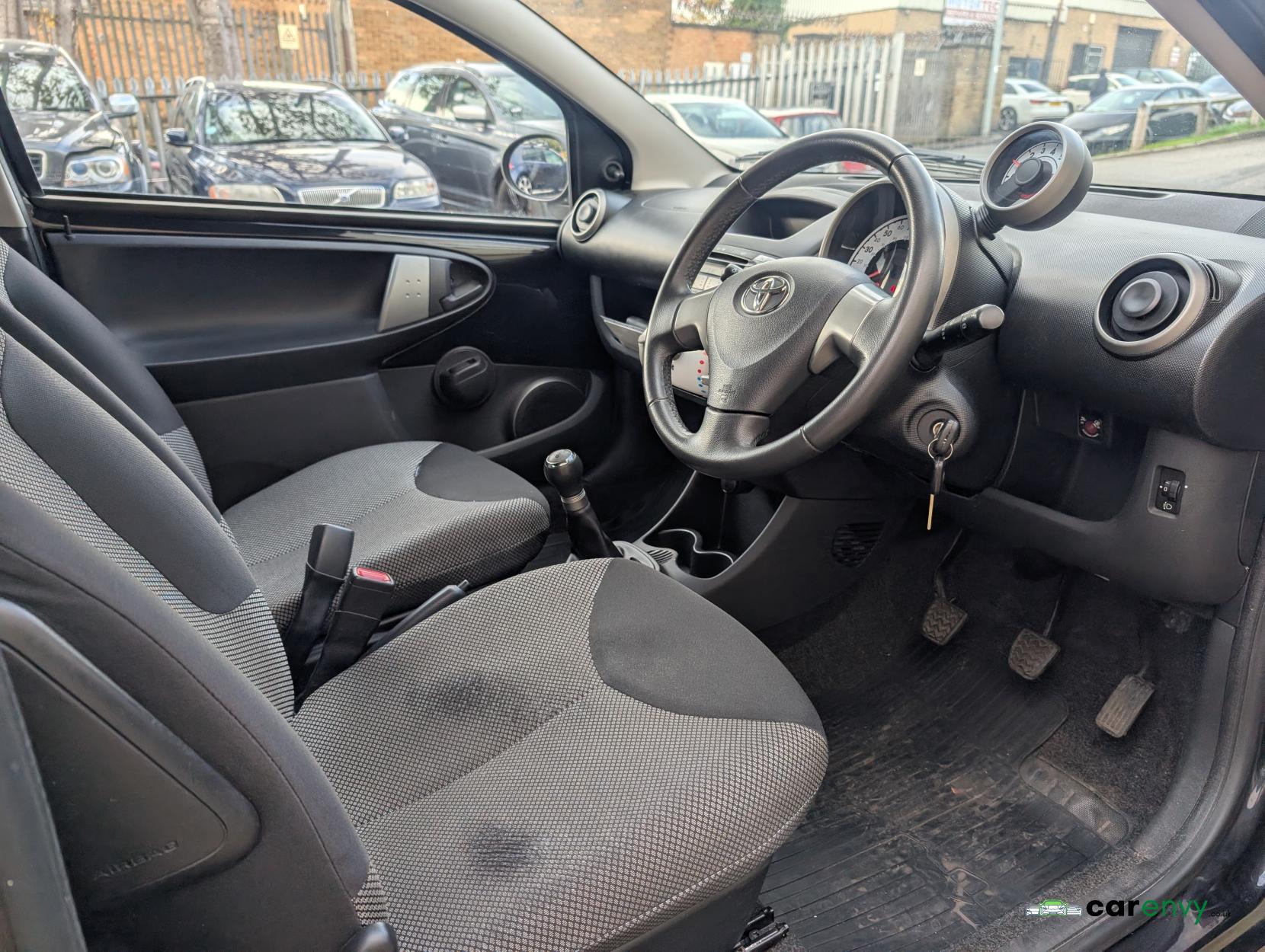 Toyota AYGO 1.0 VVT-i Fire Hatchback 3dr Petrol Manual Euro 5 (67 ps)