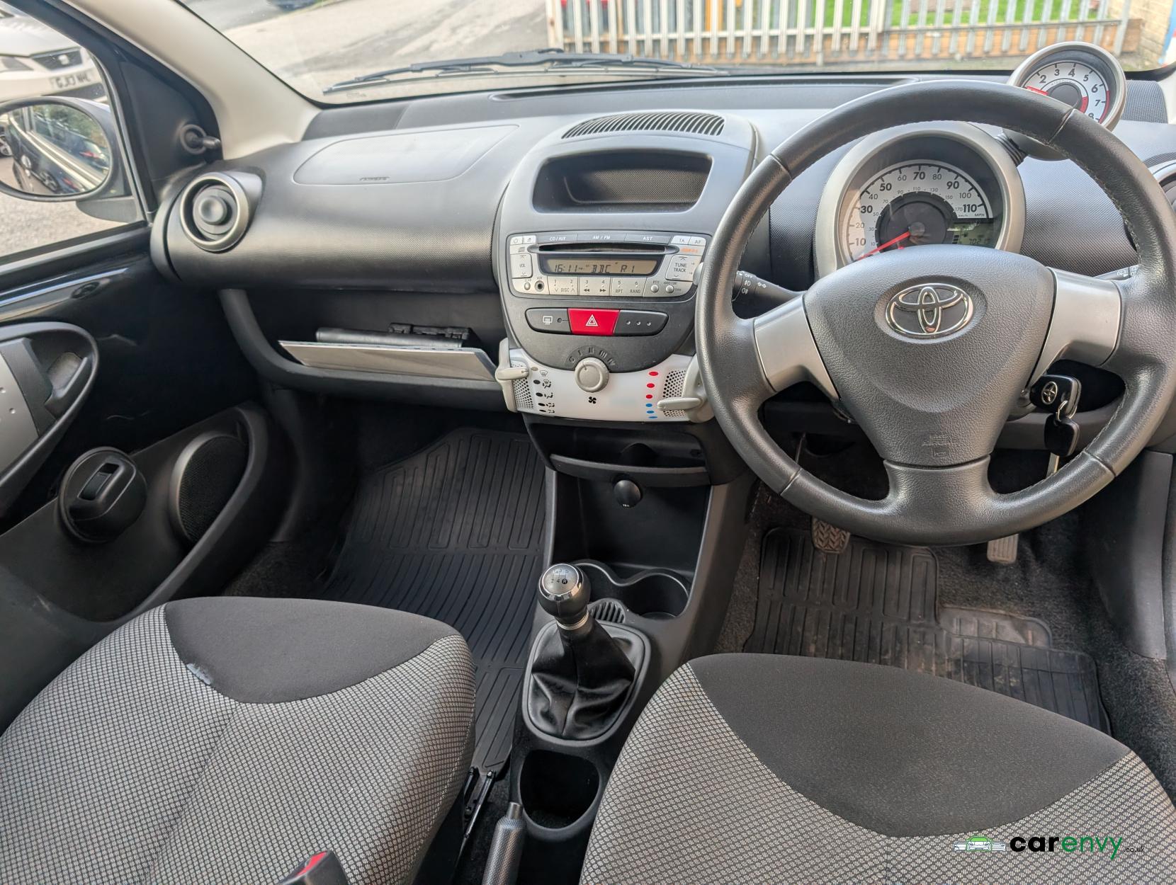 Toyota AYGO 1.0 VVT-i Fire Hatchback 3dr Petrol Manual Euro 5 (67 ps)