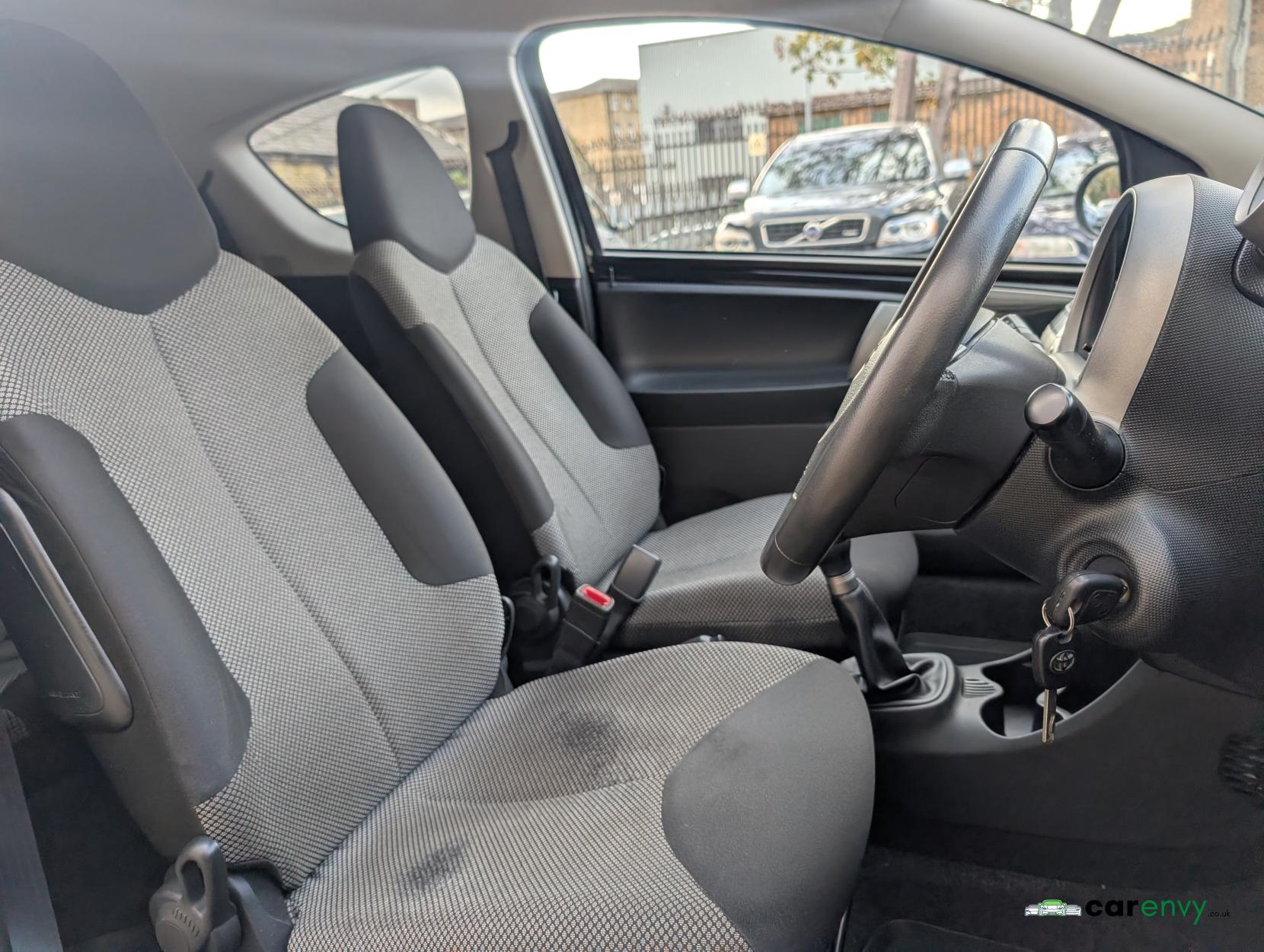 Toyota AYGO 1.0 VVT-i Fire Hatchback 3dr Petrol Manual Euro 5 (67 ps)