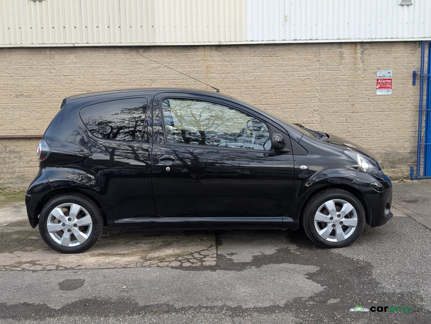 Toyota AYGO 1.0 VVT-i Fire Hatchback 3dr Petrol Manual Euro 5 (67 ps)