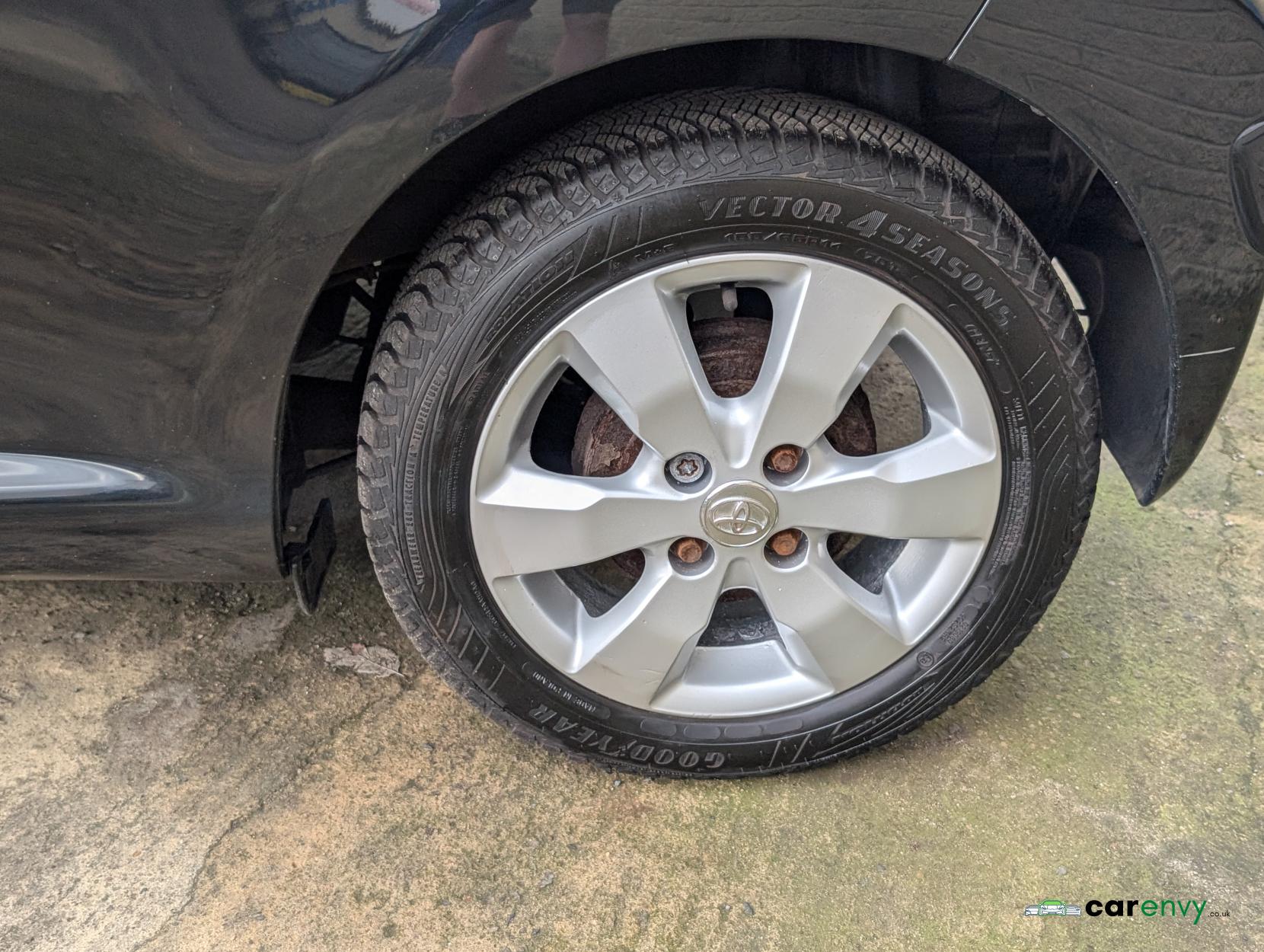 Toyota AYGO 1.0 VVT-i Fire Hatchback 3dr Petrol Manual Euro 5 (67 ps)