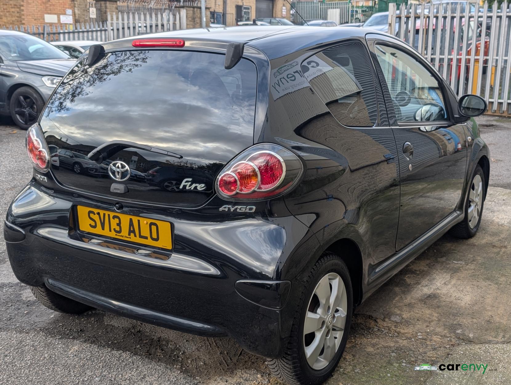 Toyota AYGO 1.0 VVT-i Fire Hatchback 3dr Petrol Manual Euro 5 (67 ps)