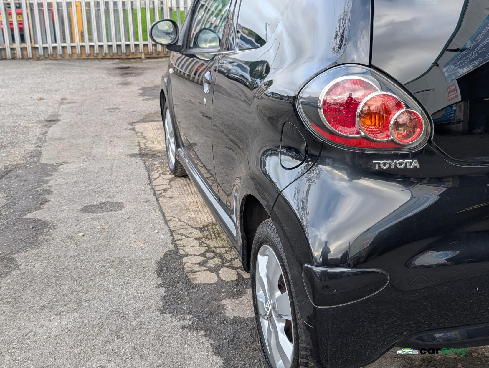 Toyota AYGO 1.0 VVT-i Fire Hatchback 3dr Petrol Manual Euro 5 (67 ps)