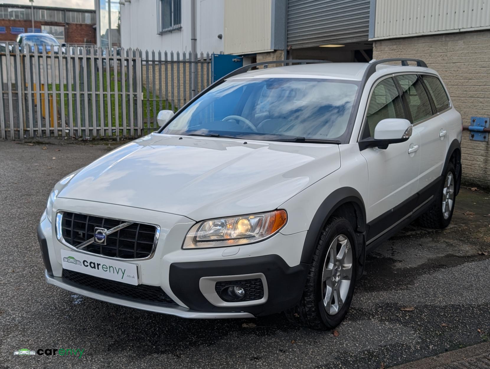 Volvo XC70 2.4 D5 SE Lux Estate 5dr Diesel Geartronic AWD Euro 4 (185 ps)