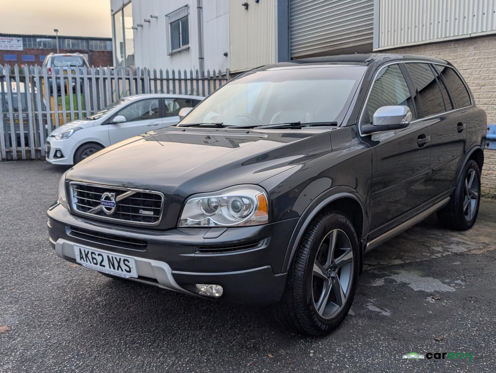 Volvo XC90 2.4 D5 R-Design Nav SUV 5dr Diesel Geartronic 4WD Euro 5 (200 ps)