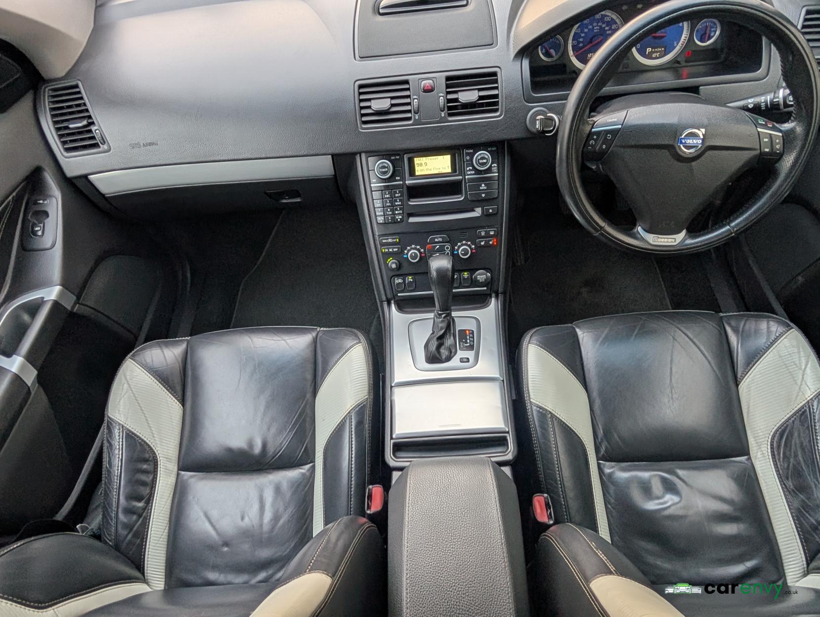 Volvo XC90 2.4 D5 R-Design Nav SUV 5dr Diesel Geartronic 4WD Euro 5 (200 ps)