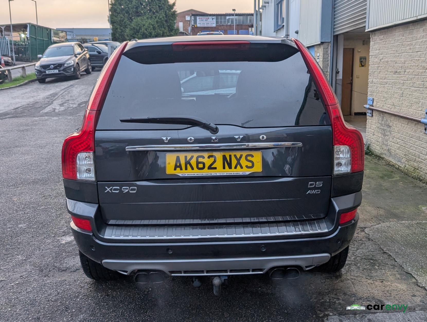 Volvo XC90 2.4 D5 R-Design Nav SUV 5dr Diesel Geartronic 4WD Euro 5 (200 ps)