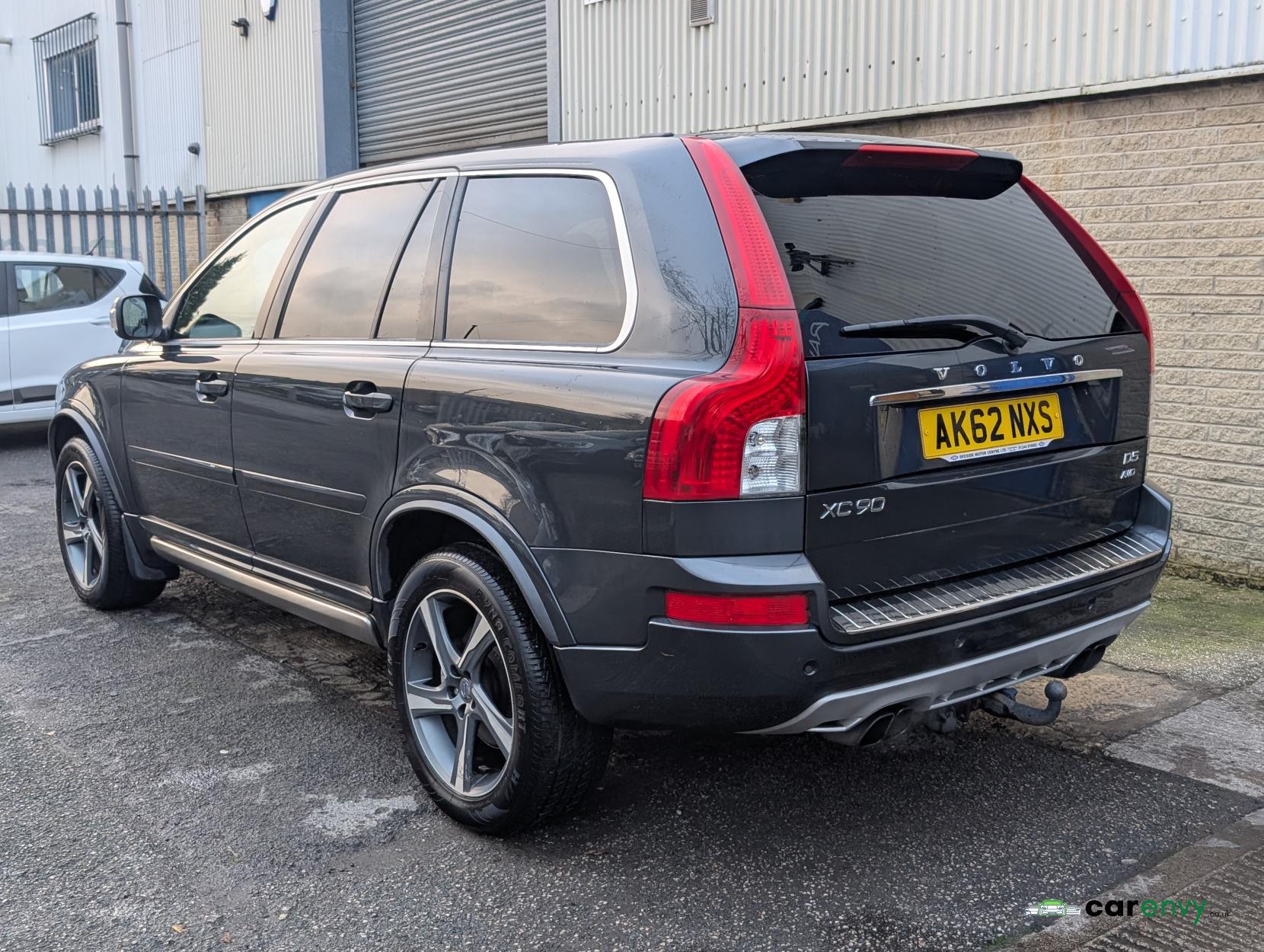 Volvo XC90 2.4 D5 R-Design Nav SUV 5dr Diesel Geartronic 4WD Euro 5 (200 ps)
