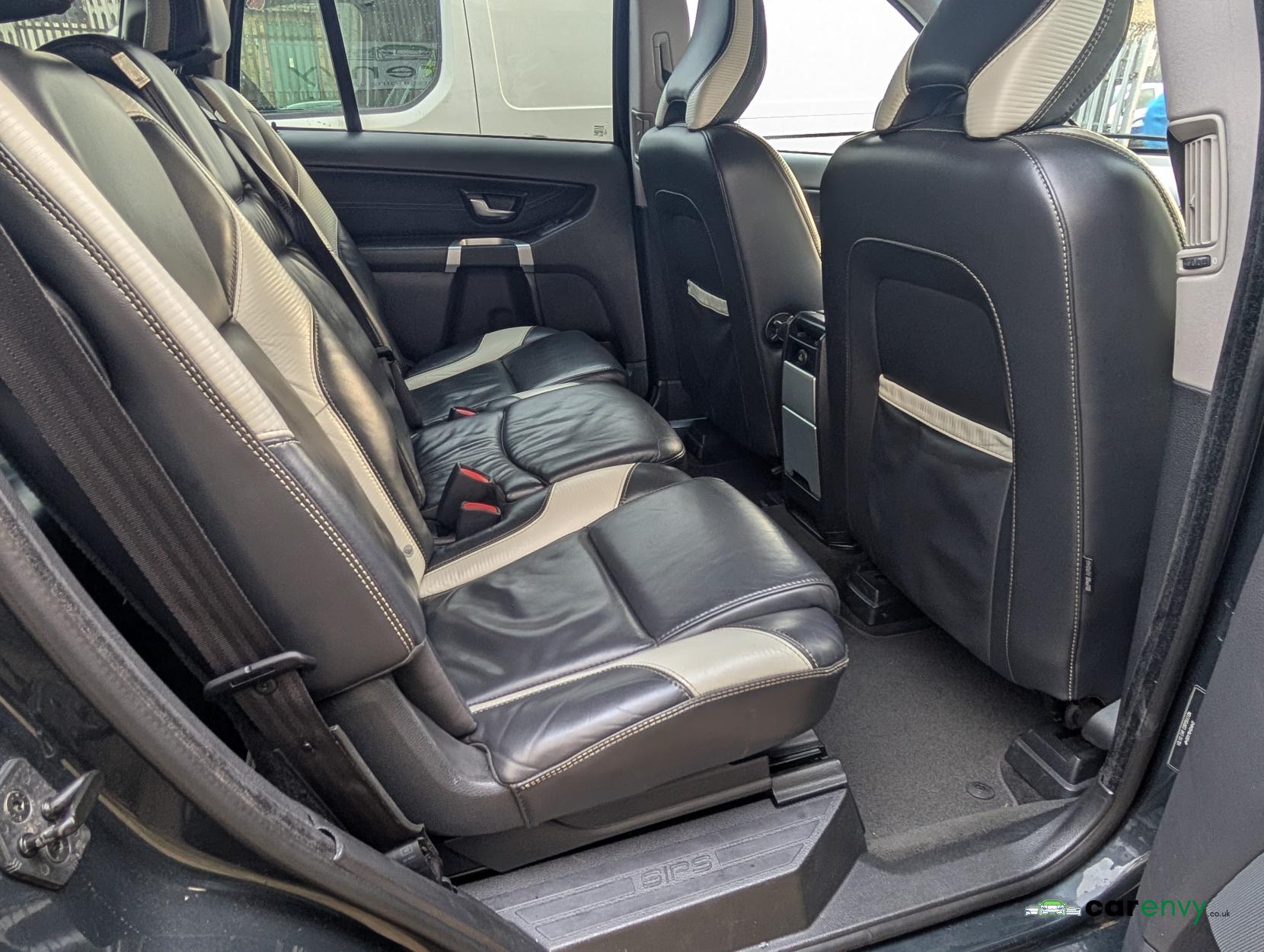 Volvo XC90 2.4 D5 R-Design Nav SUV 5dr Diesel Geartronic 4WD Euro 5 (200 ps)