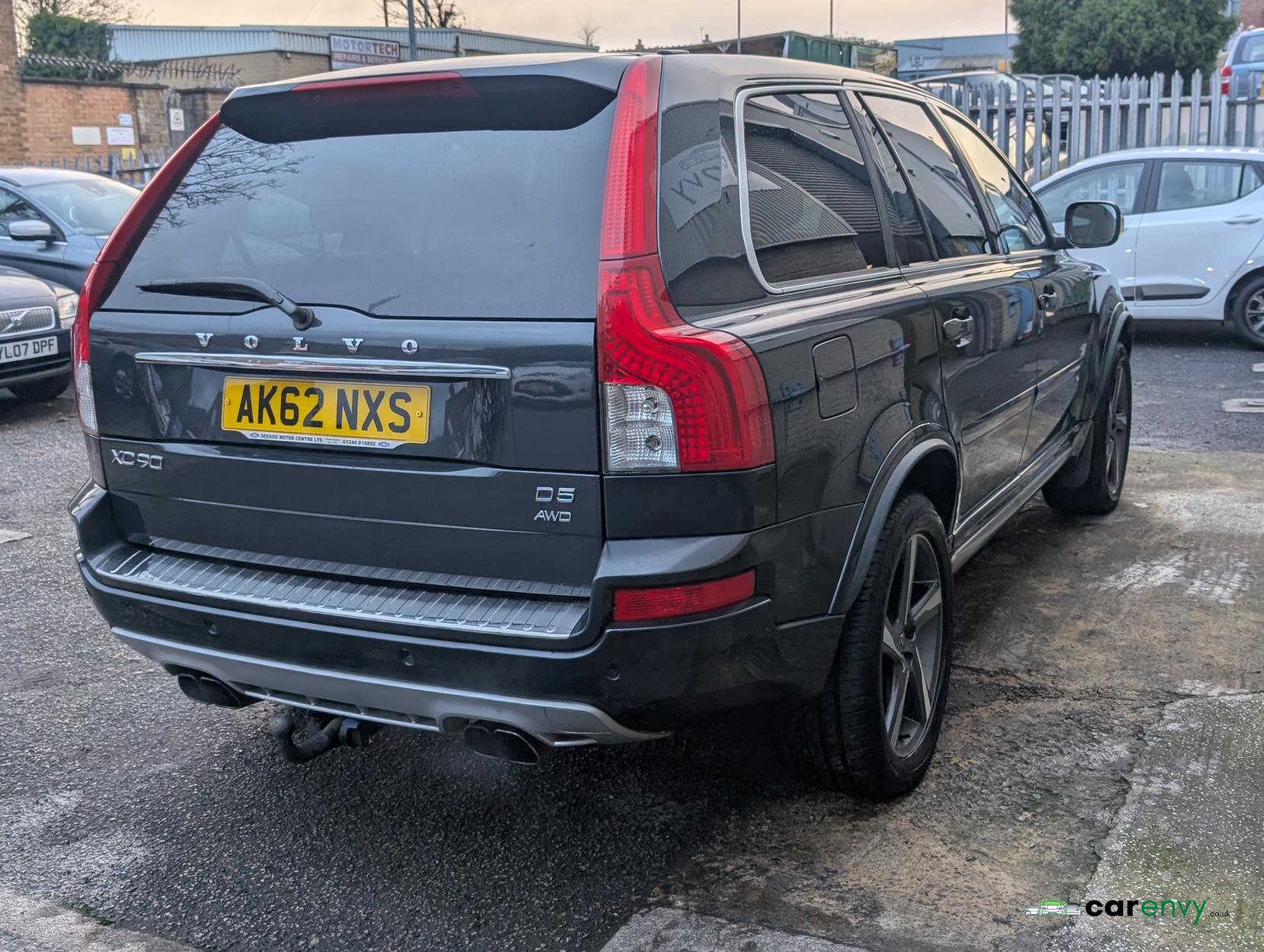 Volvo XC90 2.4 D5 R-Design Nav SUV 5dr Diesel Geartronic 4WD Euro 5 (200 ps)