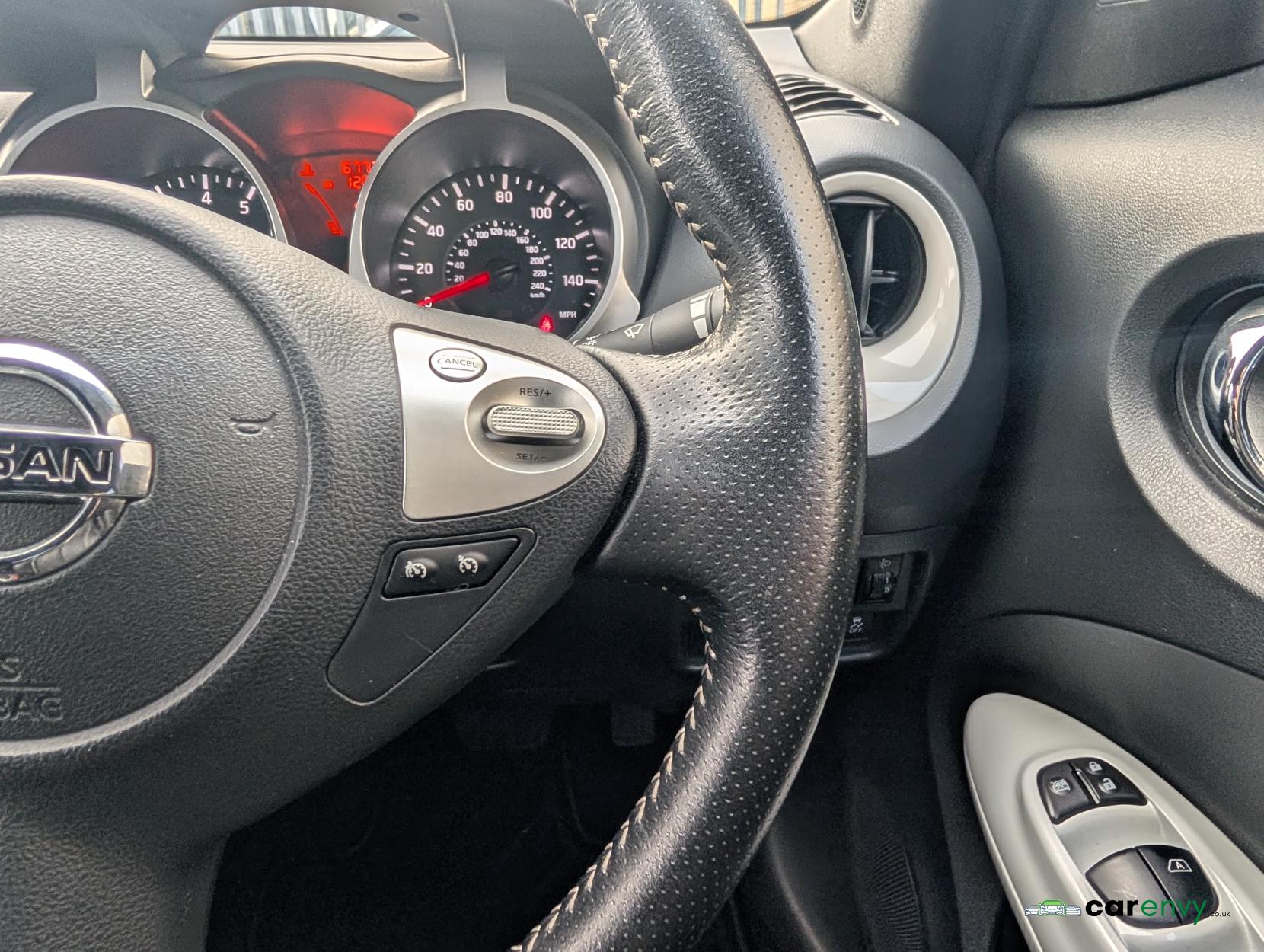 Nissan Juke 1.6 Tekna SUV 5dr Petrol XTRON Euro 6 (117 ps)