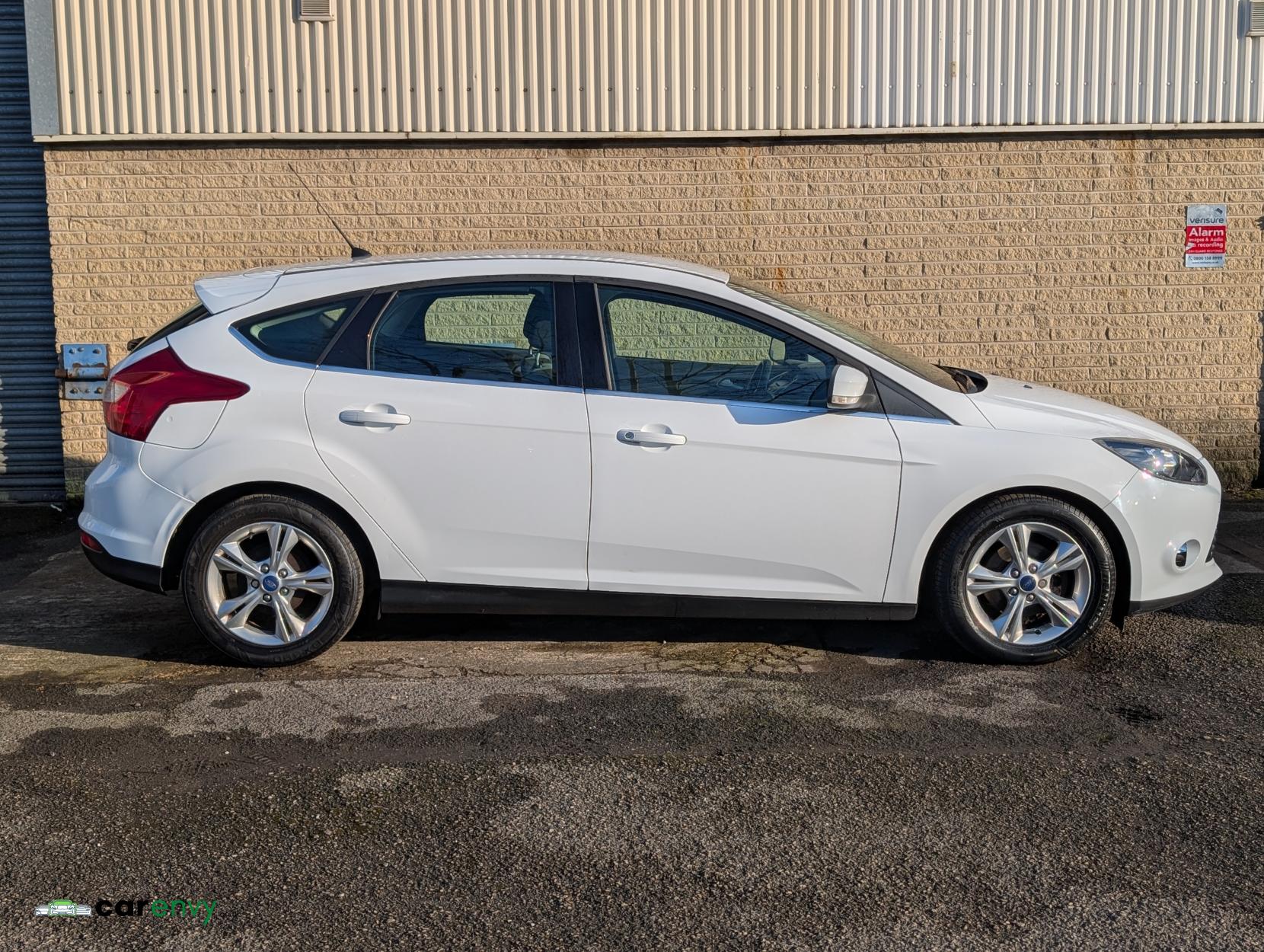 Ford Focus 1.6 TDCi Zetec Hatchback 5dr Diesel Manual Euro 5 (s/s) (115 ps)